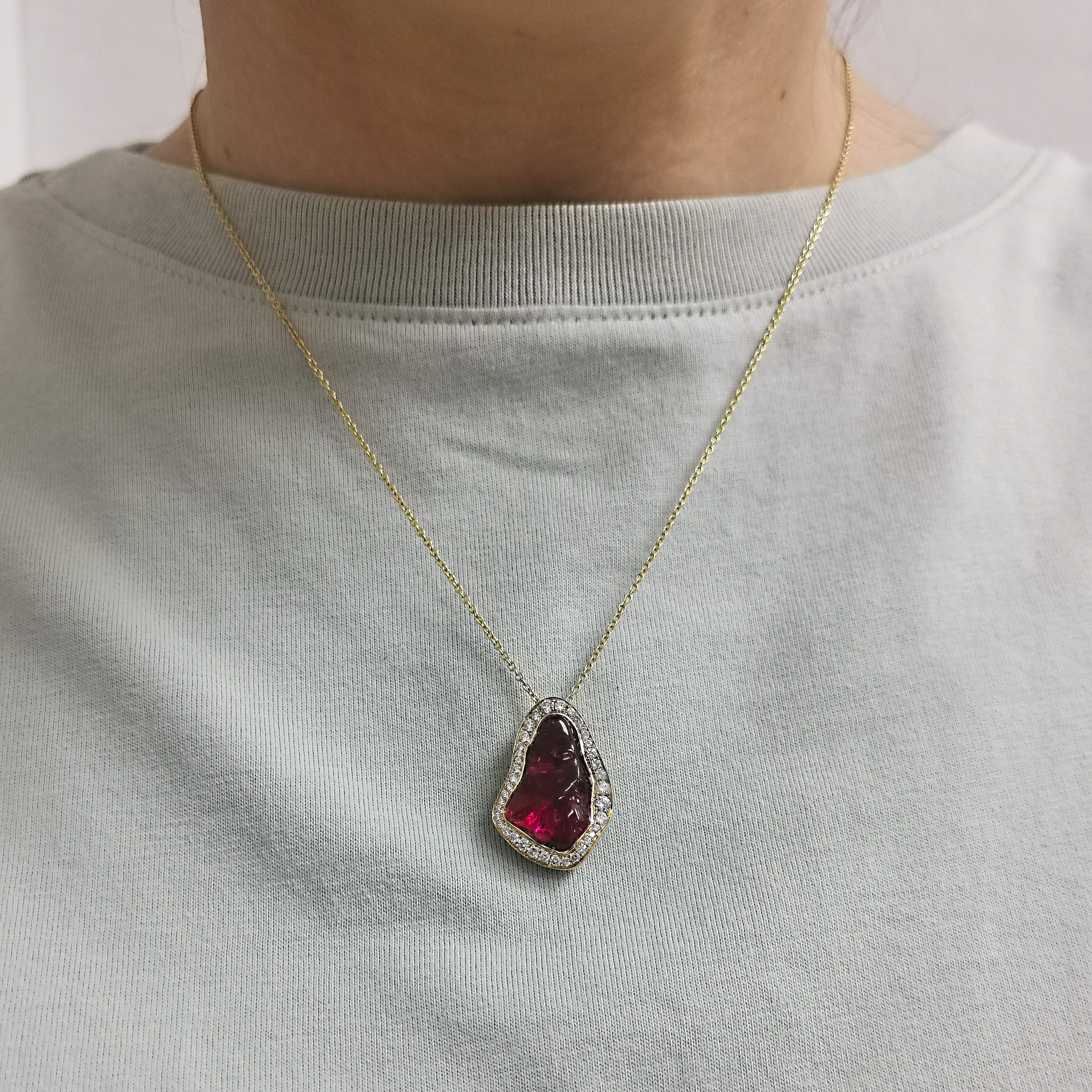 Rubellite, Diamonds 18K Yellow Gold Pendant, P 0030-8/1
