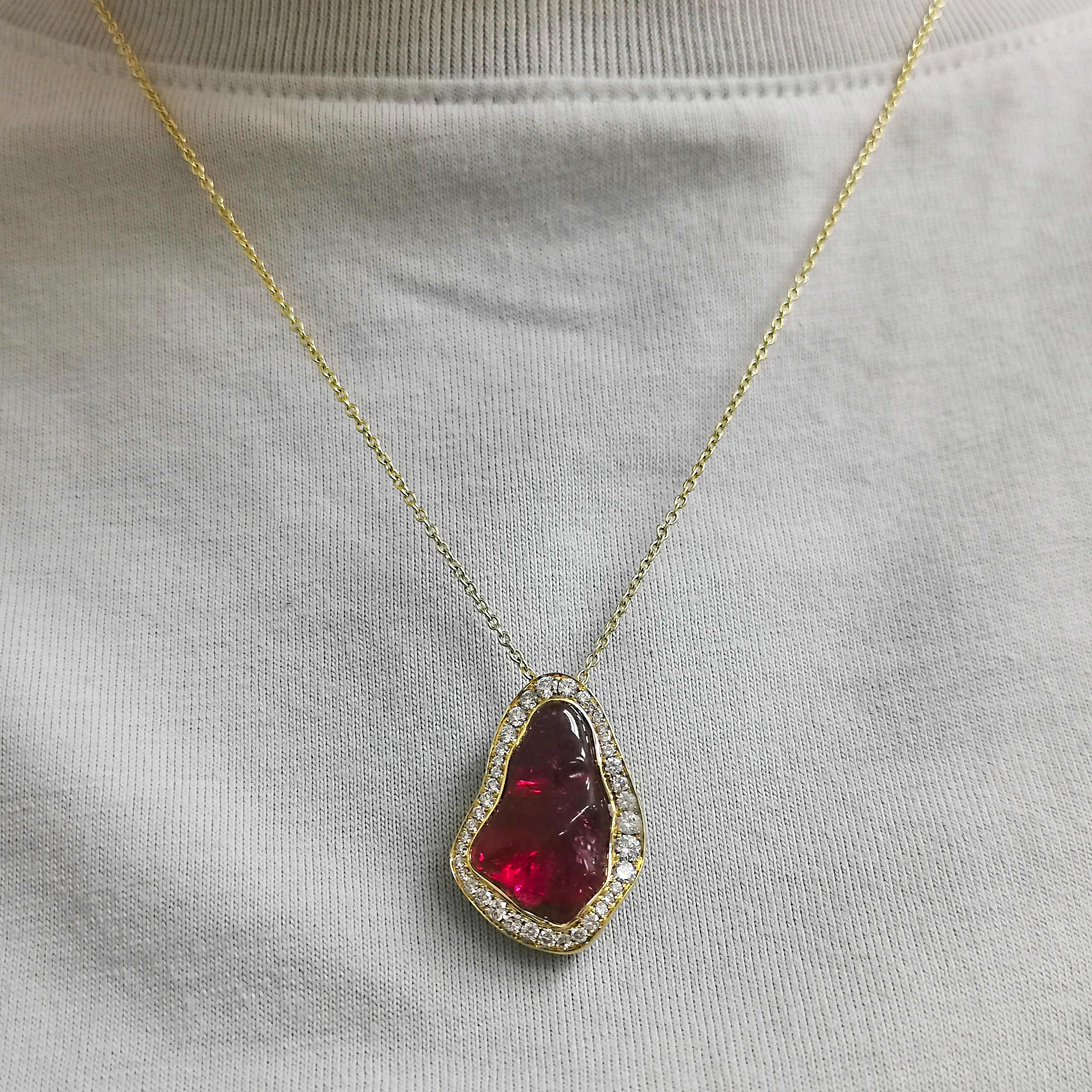 Rubellite, Diamonds 18K Yellow Gold Pendant, P 0030-8/1
