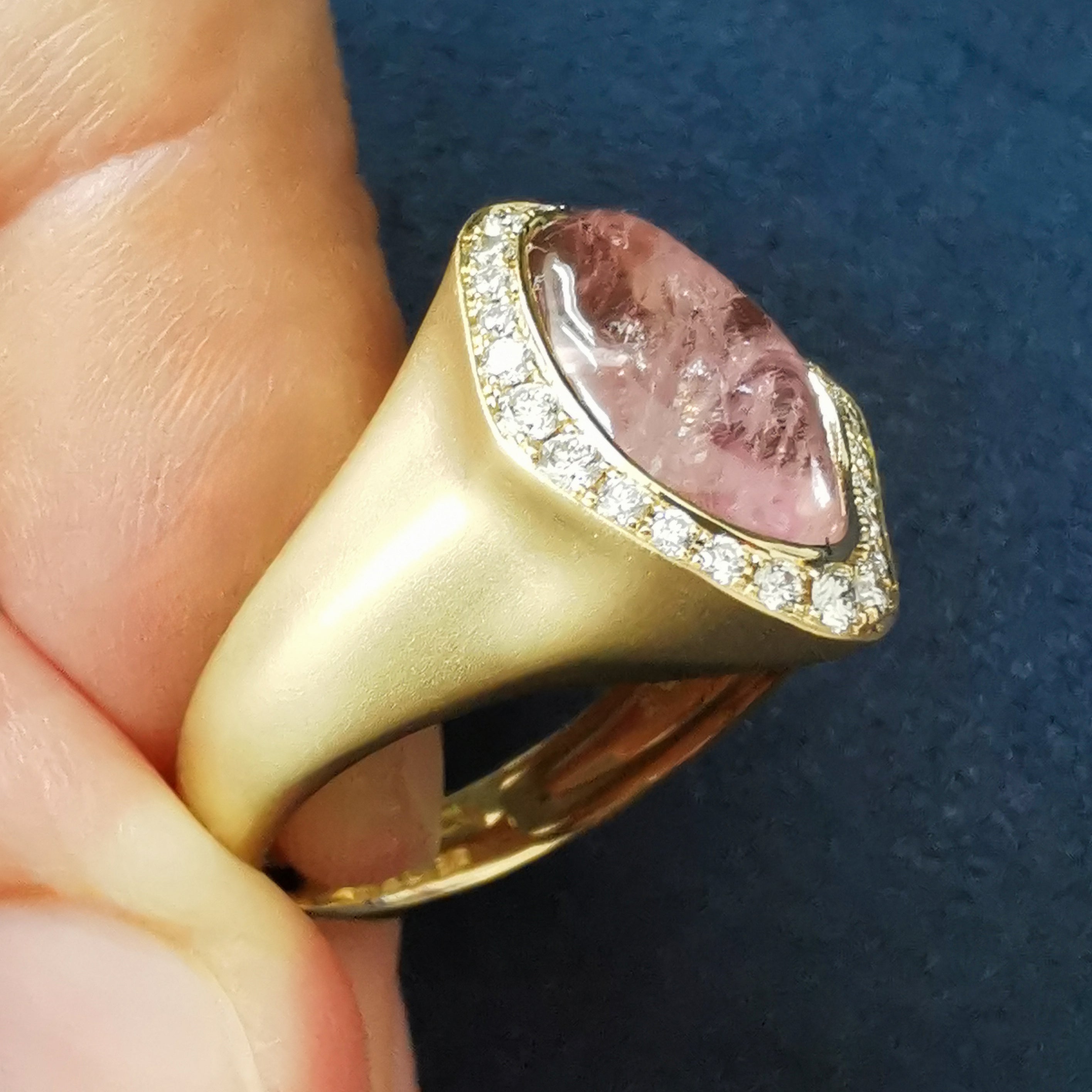 Morganite, Diamonds 18K Yellow Gold Ring, R 0030-45/1