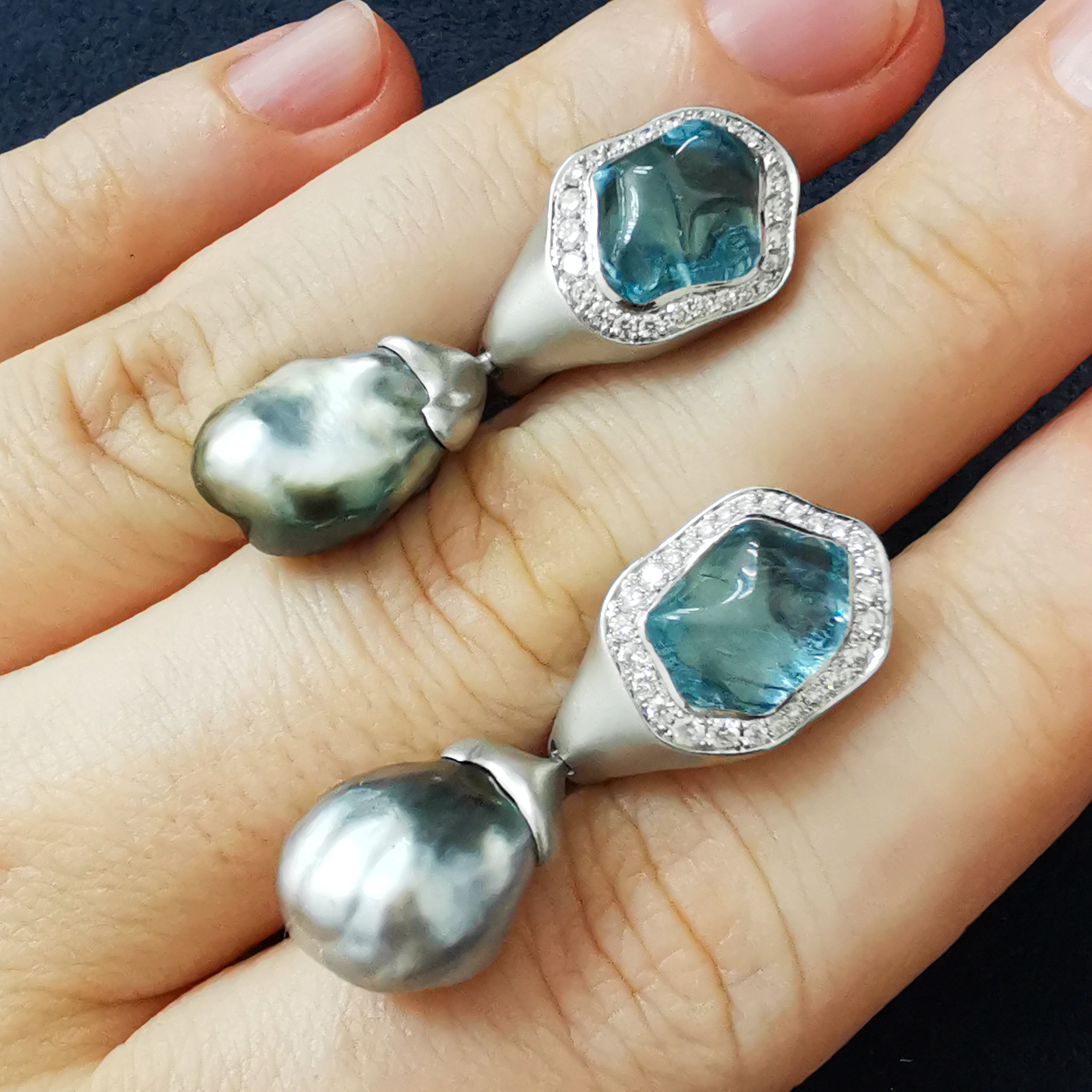E 0030-4/1 18K White Gold, Aquamarine, Keshi Pearl, Diamonds Earrings