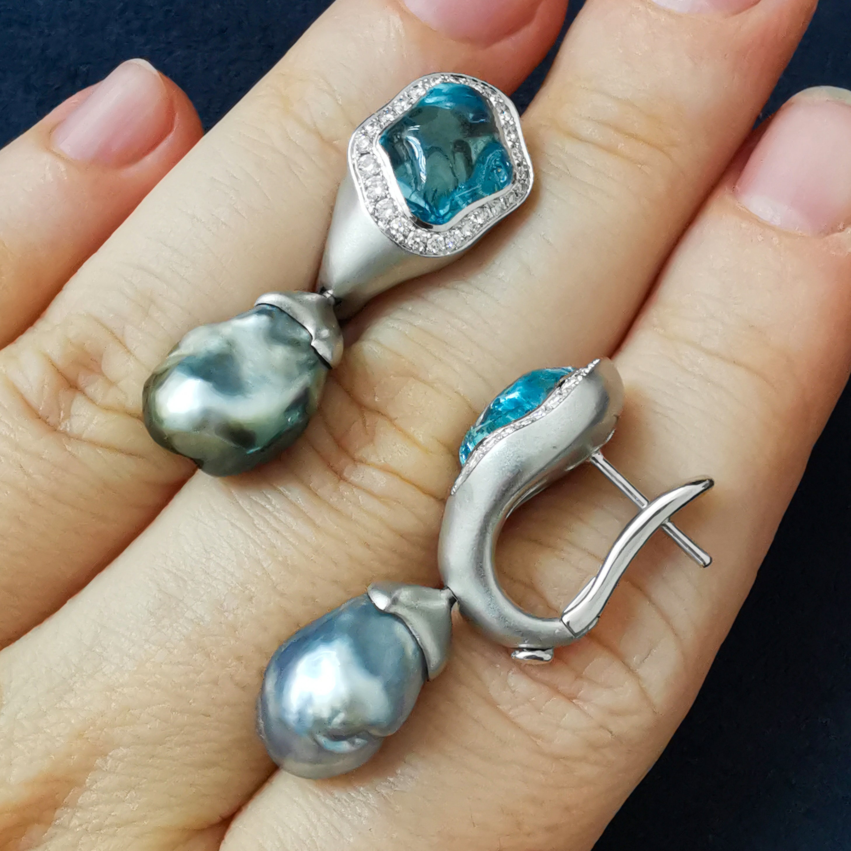 E 0030-4/1 18K White Gold, Aquamarine, Keshi Pearl, Diamonds Earrings