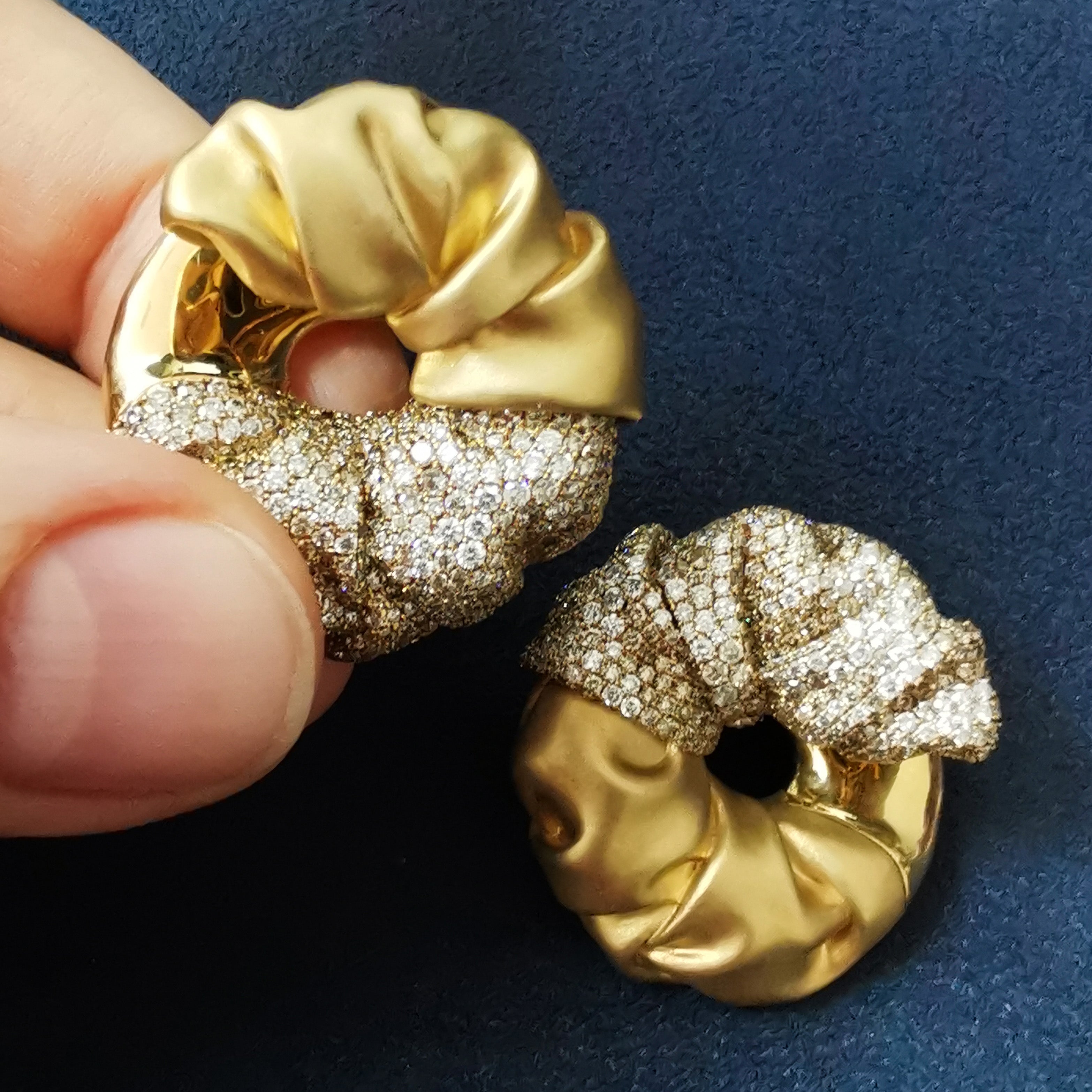 White and Champagne Diamonds 18K Yellow Gold Earrings, E 0132-3