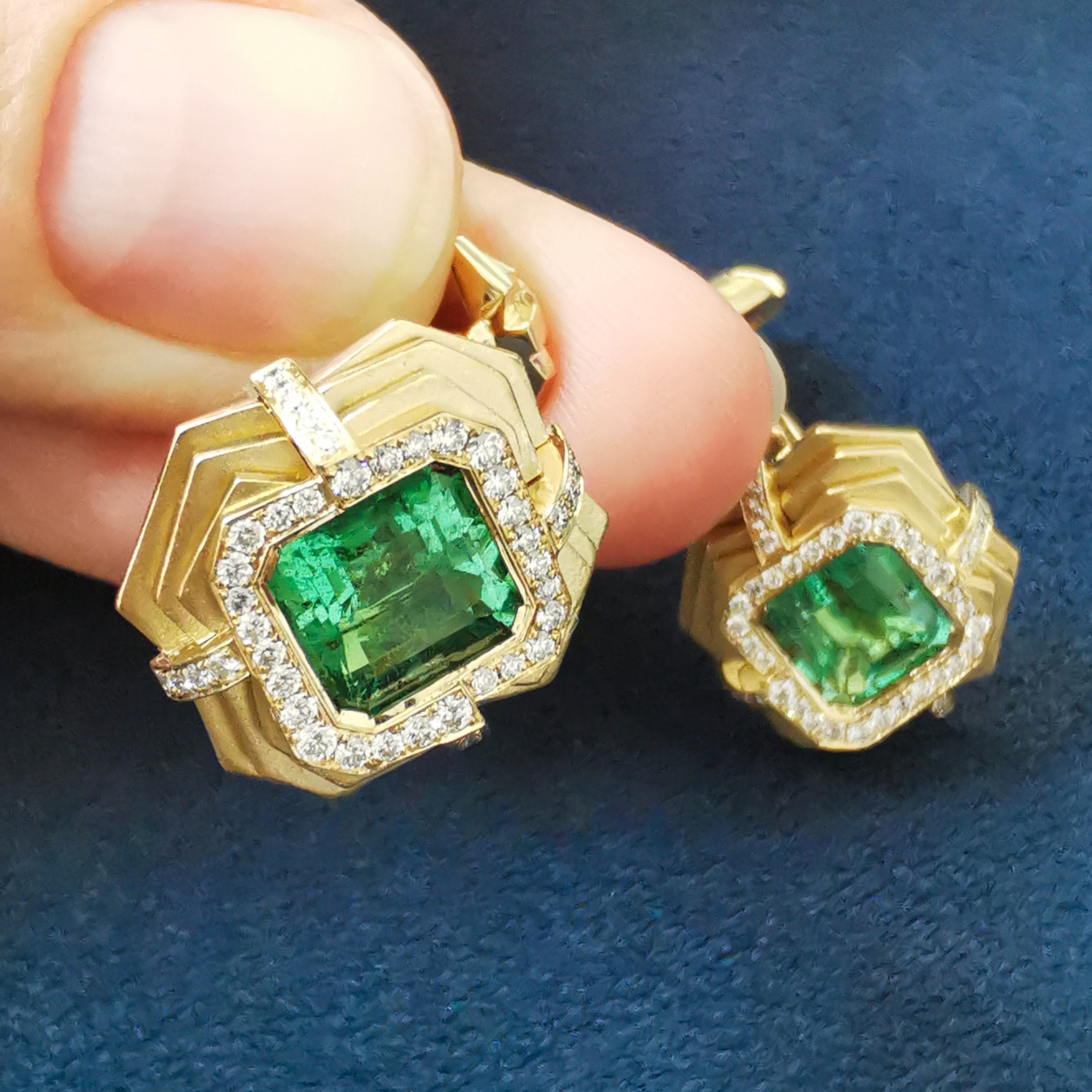 Emerald, Diamonds 18K Yellow Gold Cufflinks, C 0268-0