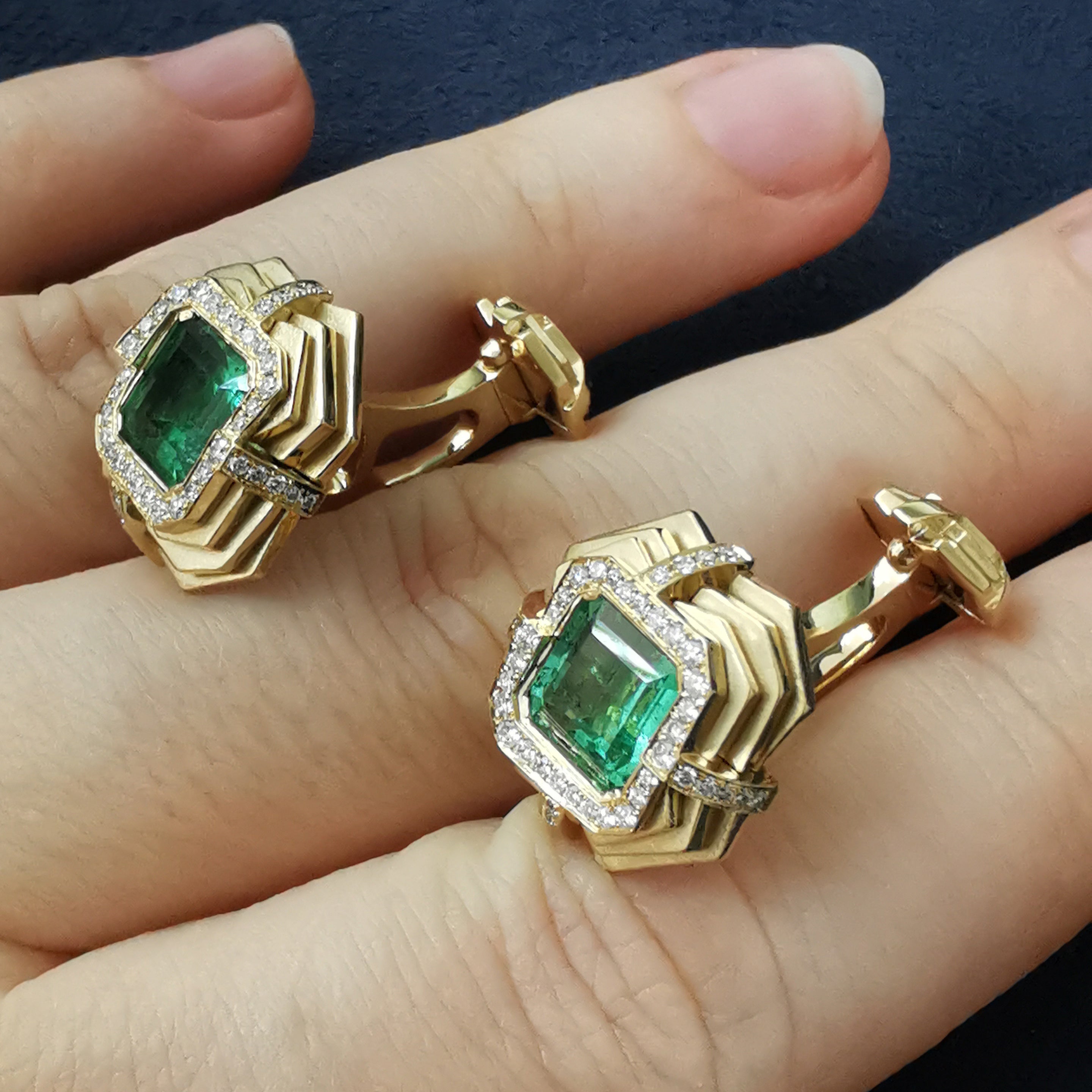 Emerald, Diamonds 18K Yellow Gold Cufflinks, C 0268-0