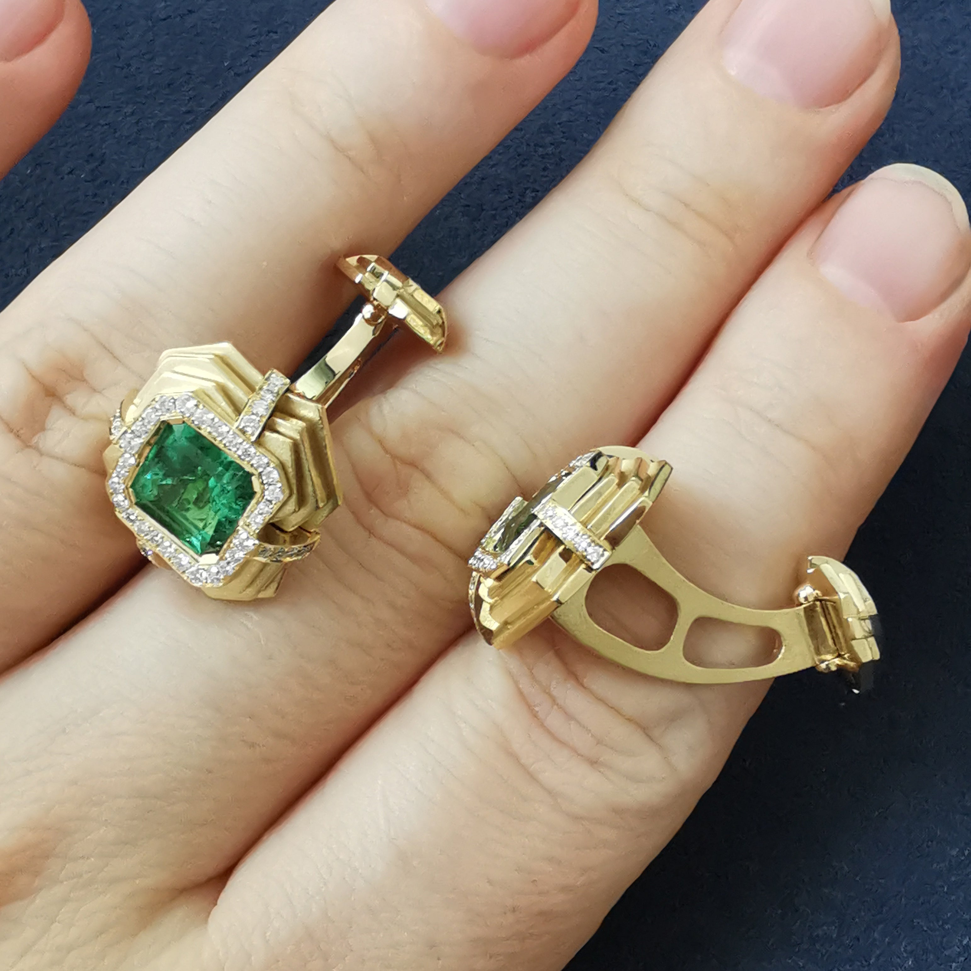 Emerald, Diamonds 18K Yellow Gold Cufflinks, C 0268-0