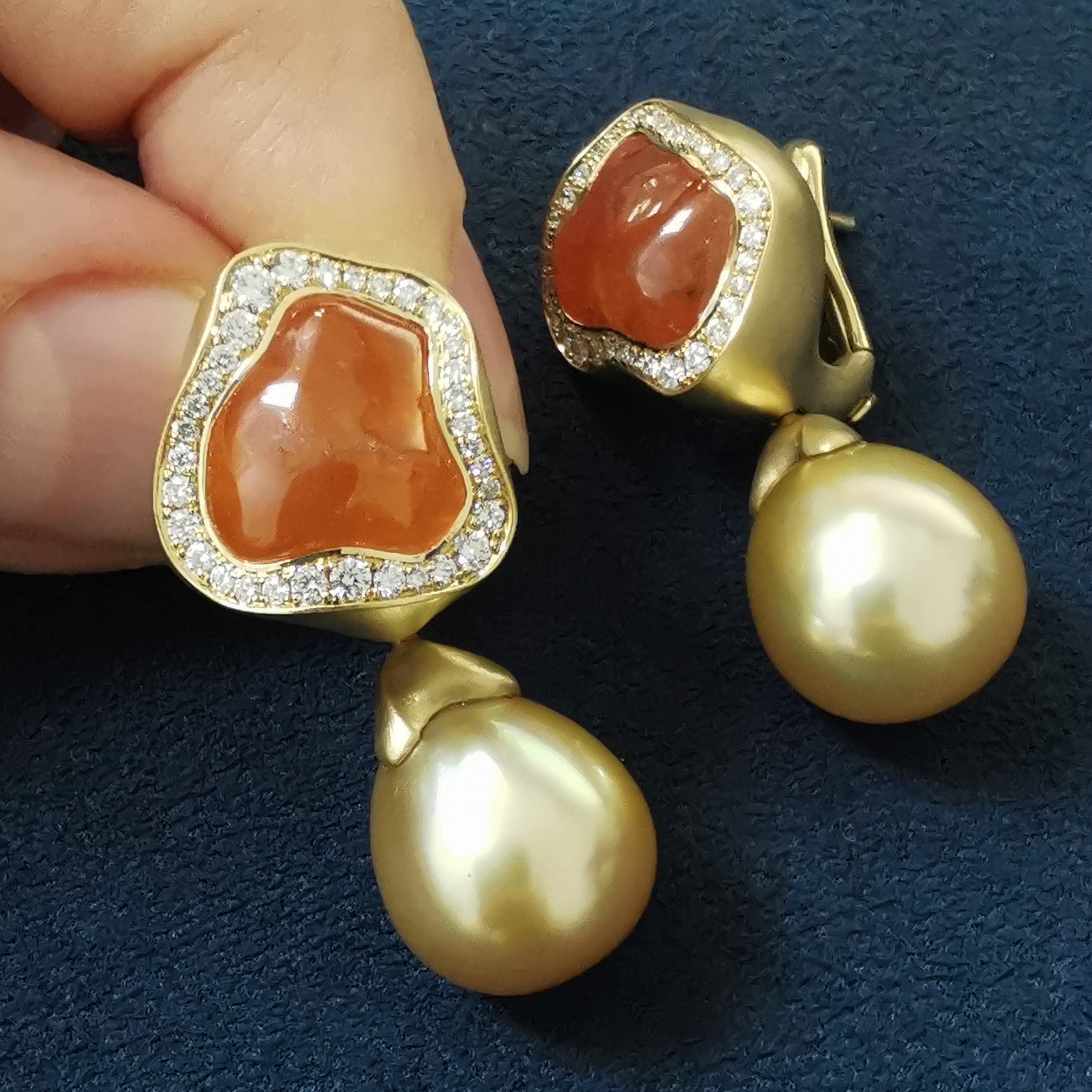 E 0030-84/1 18K Yellow Gold, Spessartine, Golden Sea Pearl, Diamonds Earrings