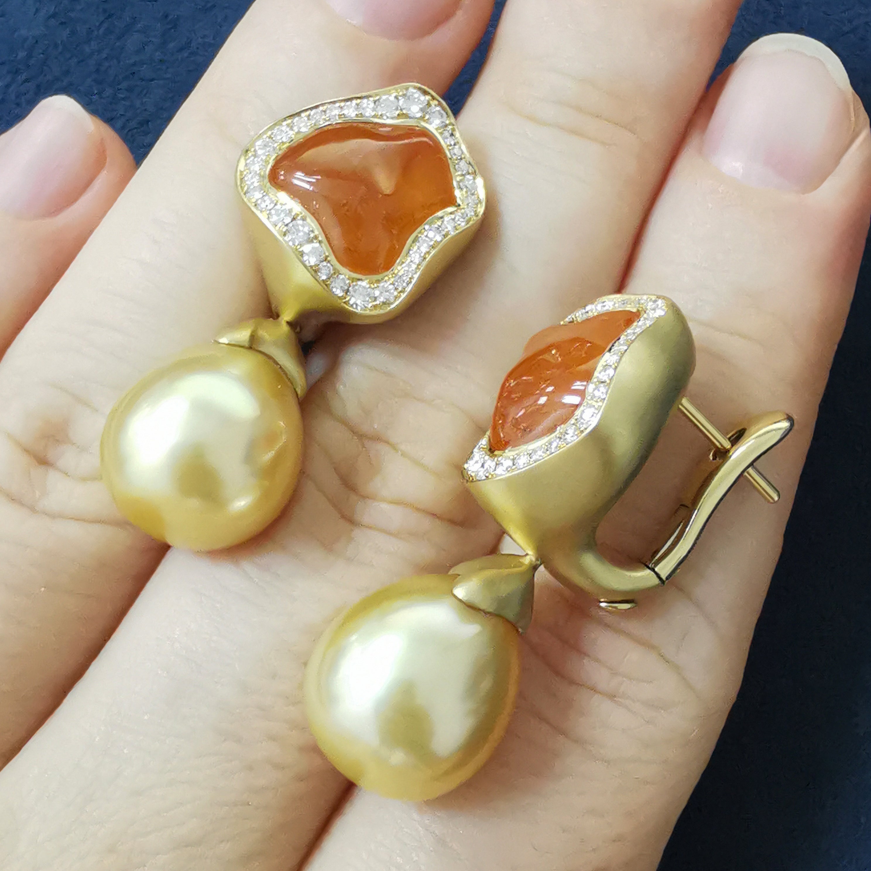 E 0030-84/1 18K Yellow Gold, Spessartine, Golden Sea Pearl, Diamonds Earrings