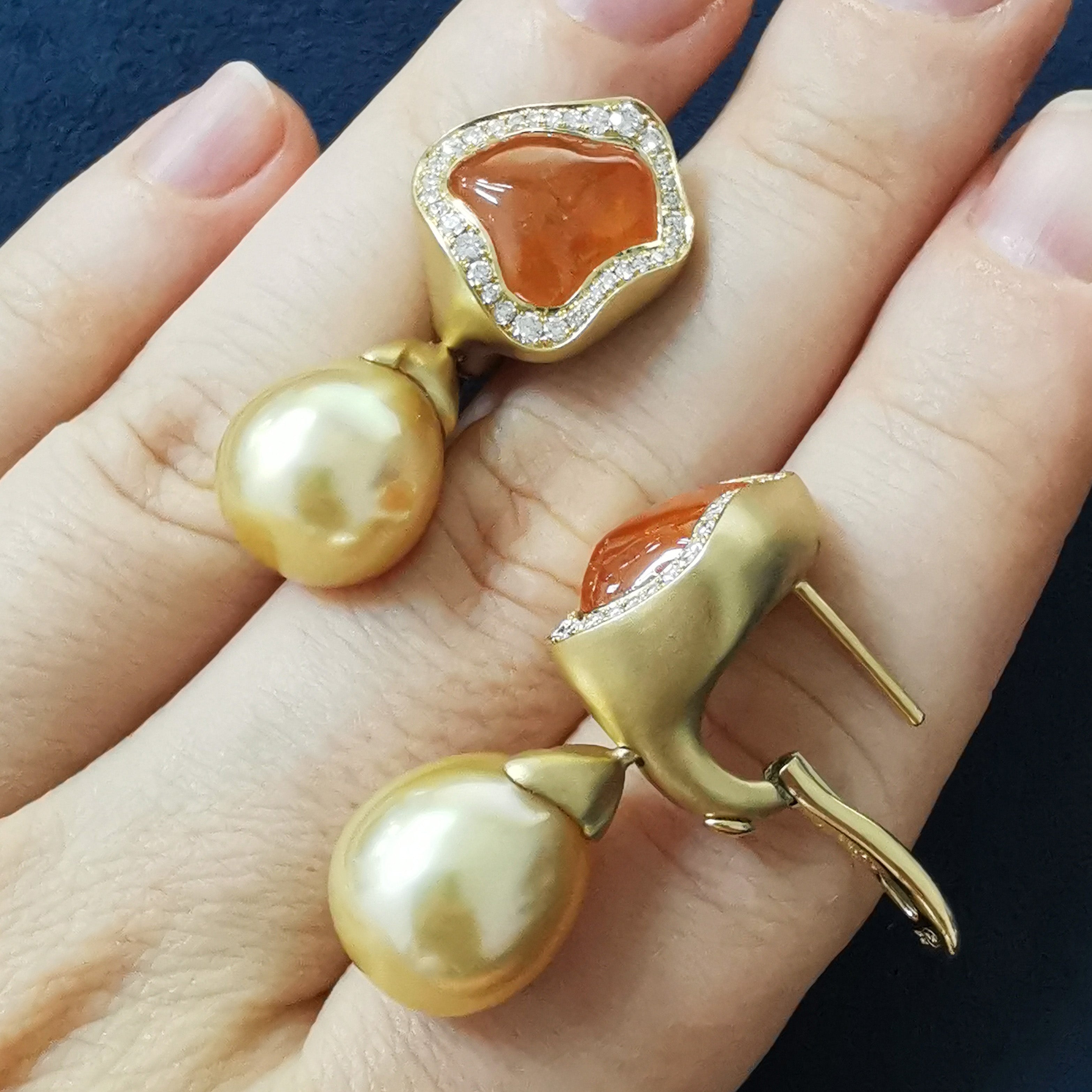 E 0030-84/1 18K Yellow Gold, Spessartine, Golden Sea Pearl, Diamonds Earrings