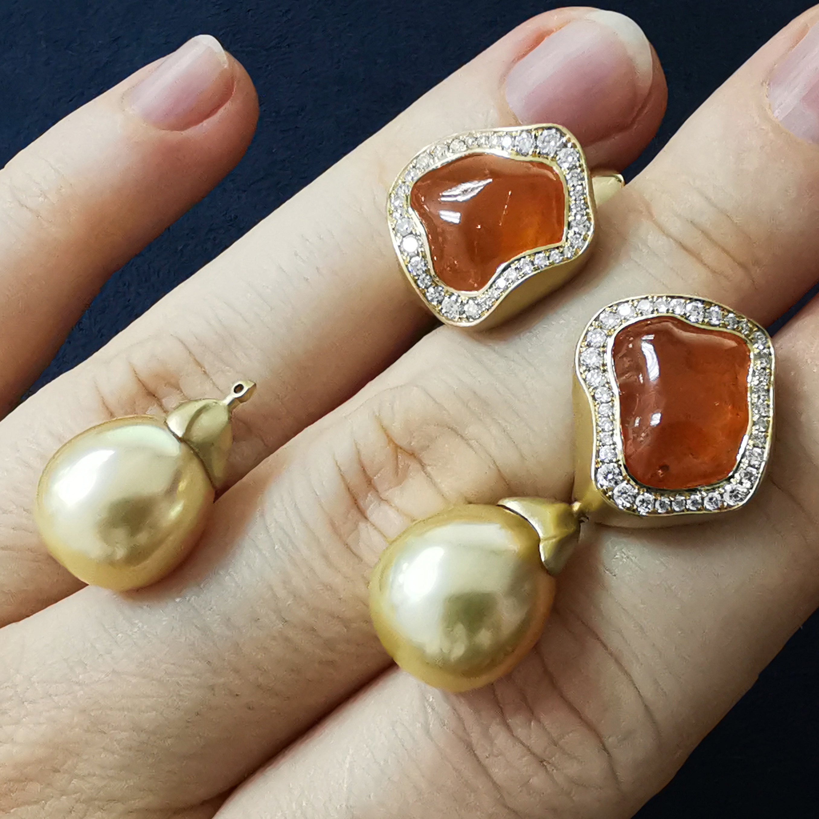 E 0030-84/1 18K Yellow Gold, Spessartine, Golden Sea Pearl, Diamonds Earrings