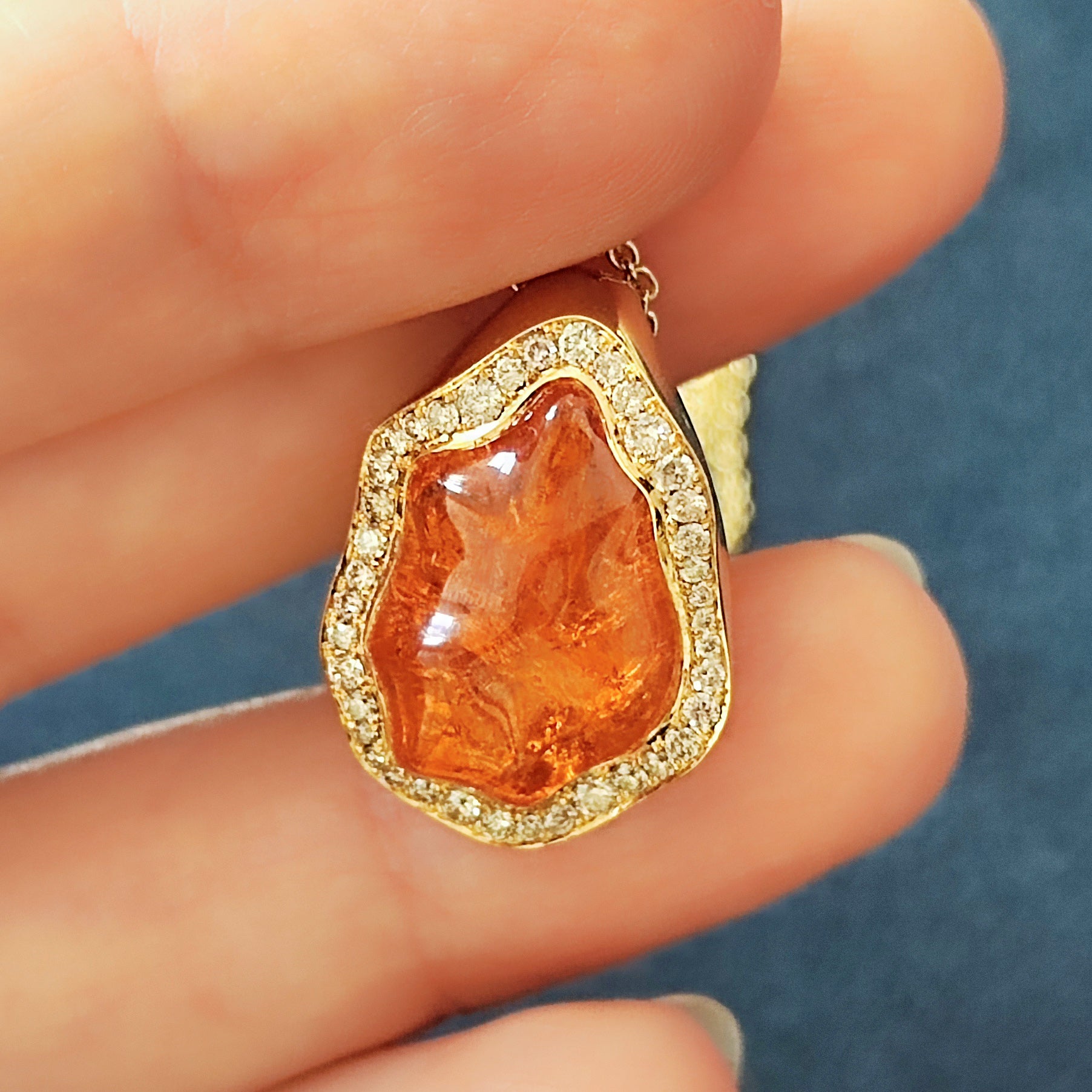Spessartine Garnet, Champagne Diamonds 18K Yellow Gold Pendant, P 0030-83/1