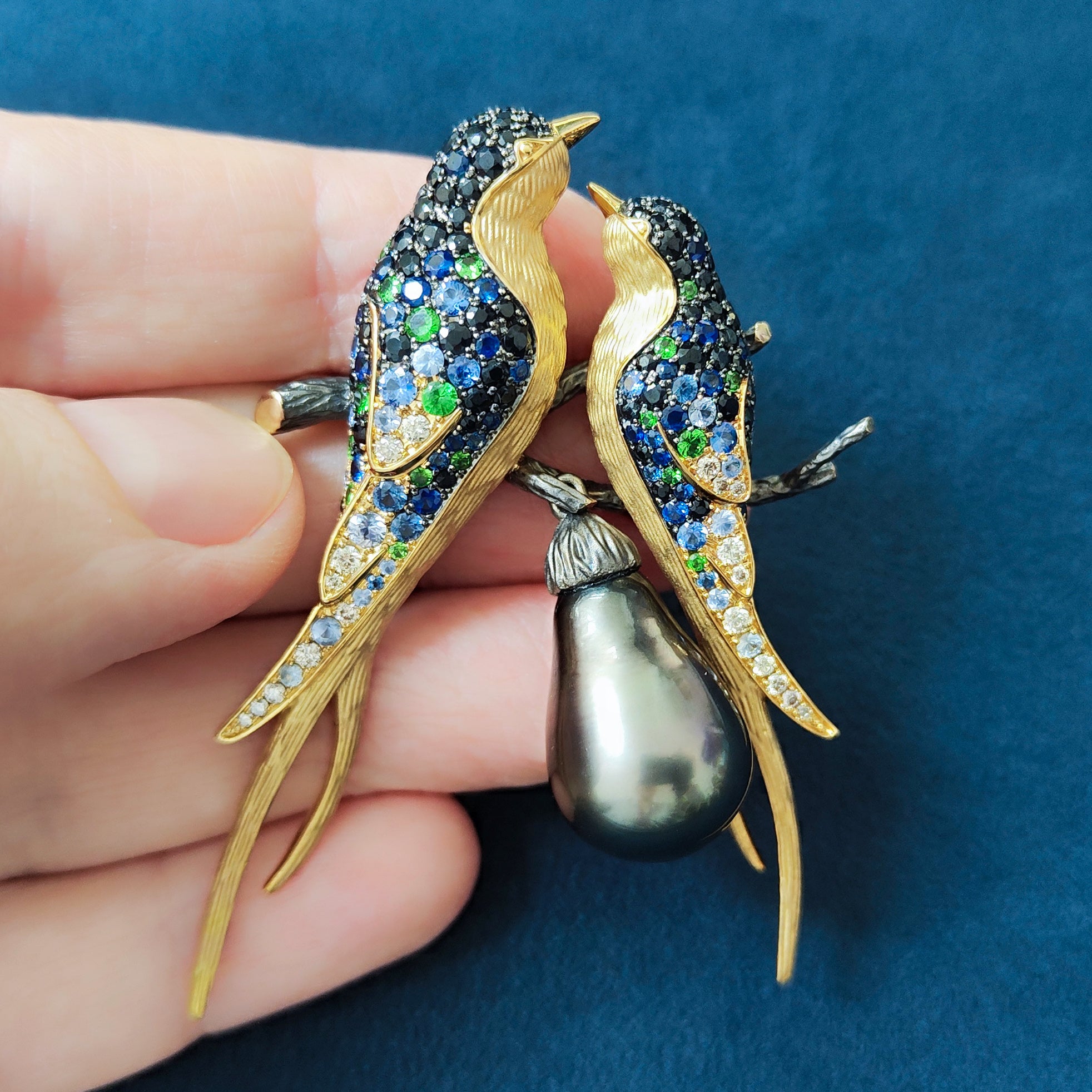 Sapphires, Tsavorites, Tahiti Pearl, Champagne Diamonds 18K Yellow Gold Brooch, Brs 0228-0