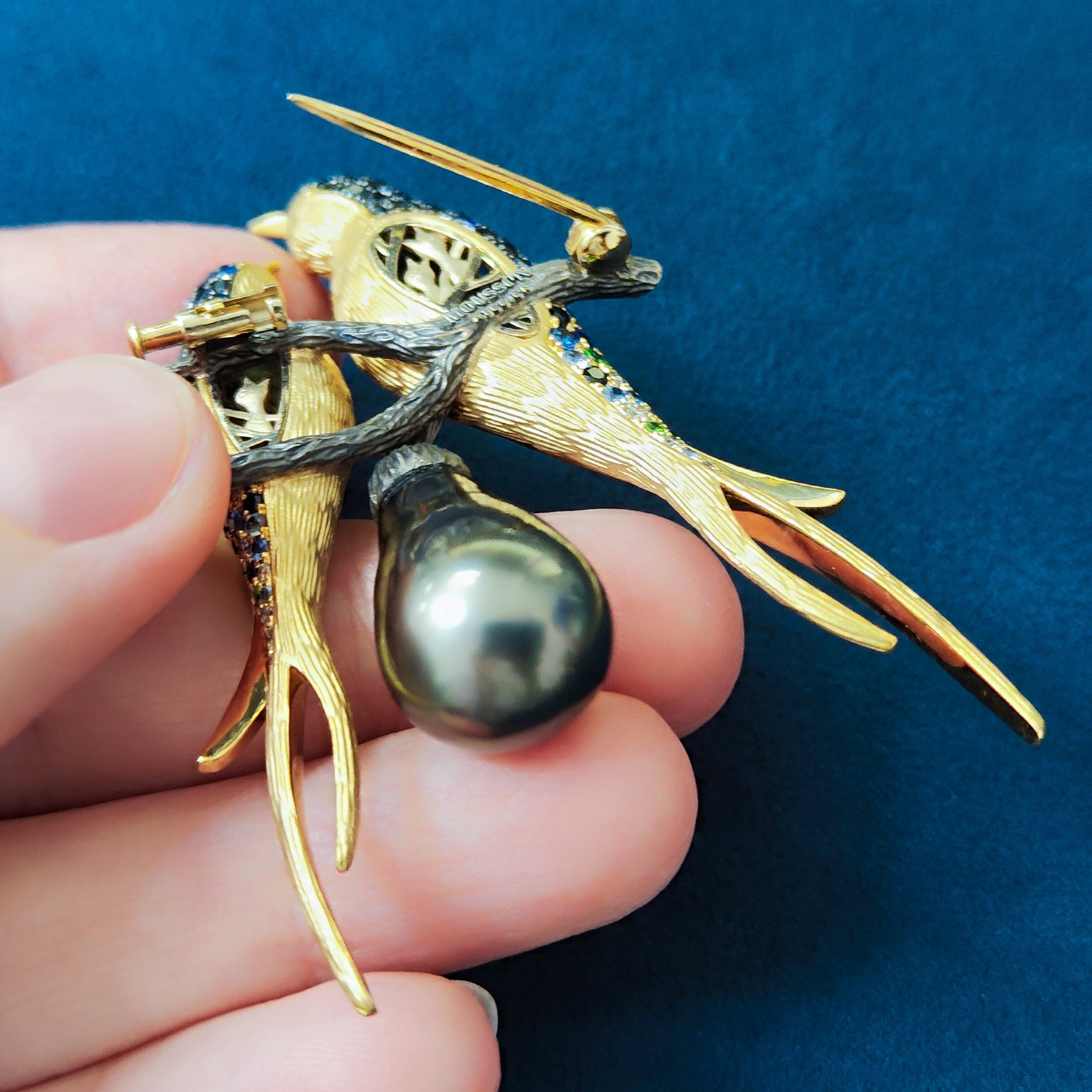Sapphires, Tsavorites, Tahiti Pearl, Champagne Diamonds 18K Yellow Gold Brooch, Brs 0228-0