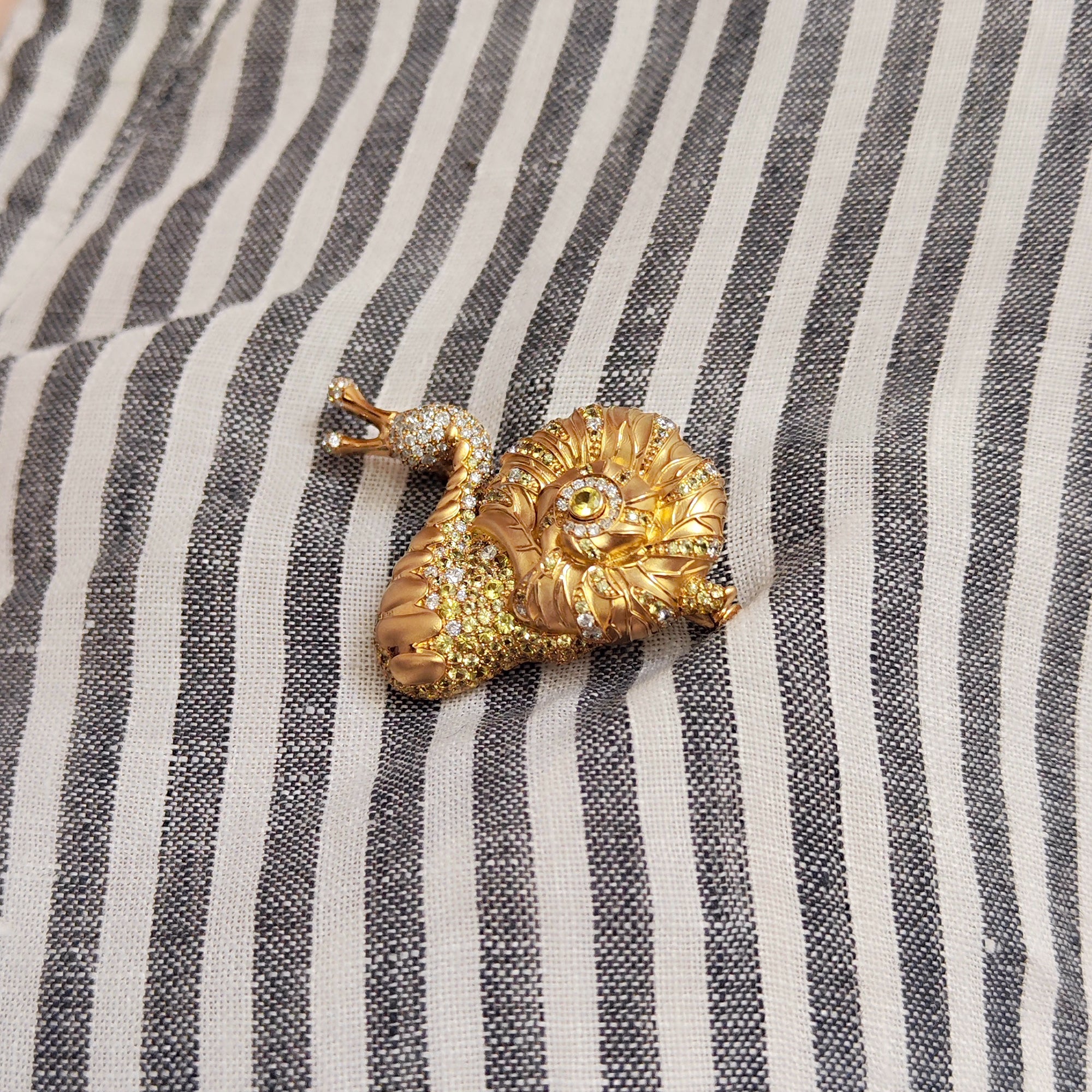 18K Yellow Gold, Yellow Sapphires, Diamonds Snail Brooch, Brs 0166-0