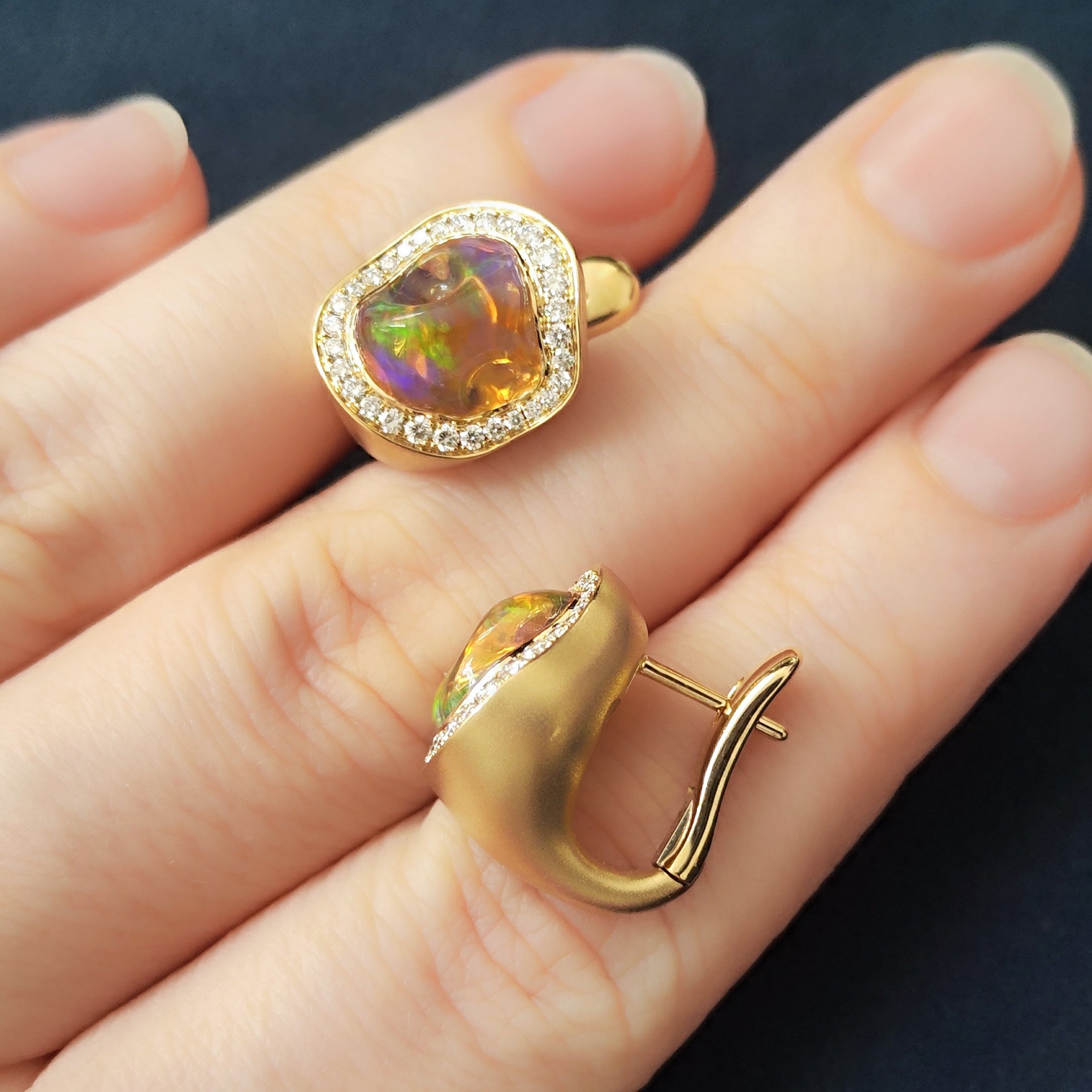 E 0029-58/1 18K Yellow Gold, Mexican Fire Opal, Diamonds Earrings