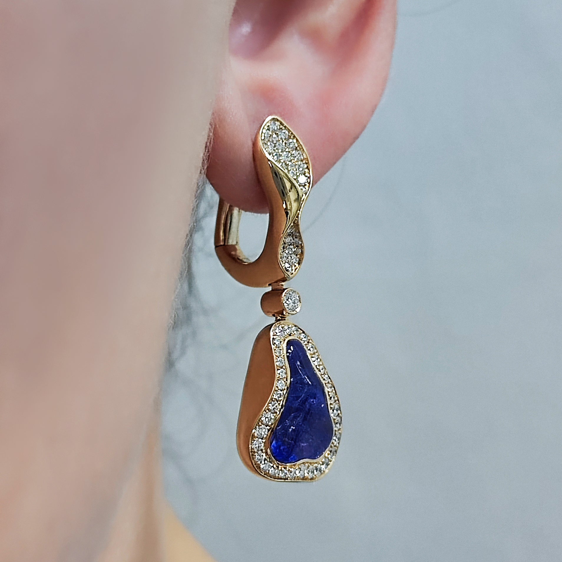 Rubellite, Tanzanite and Diamonds 18K Yellow Gold Earrings, E 0030-88/1