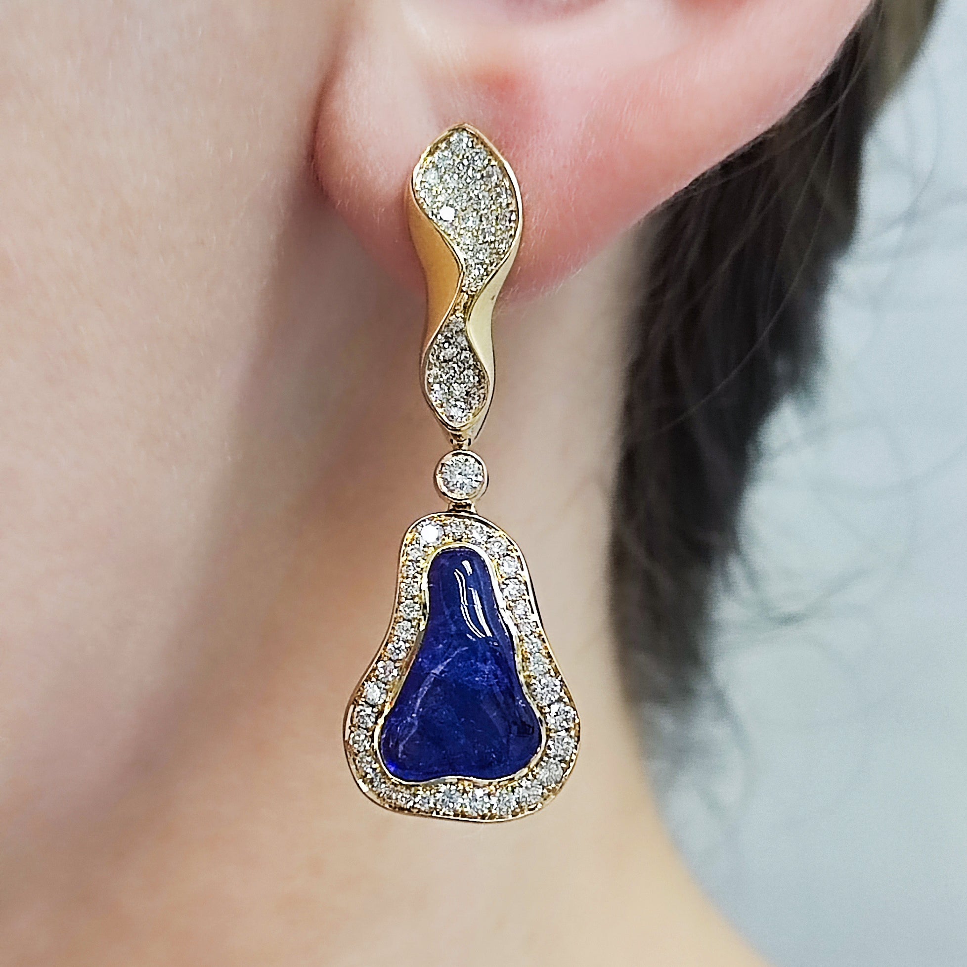 Rubellite, Tanzanite and Diamonds 18K Yellow Gold Earrings, E 0030-88/1
