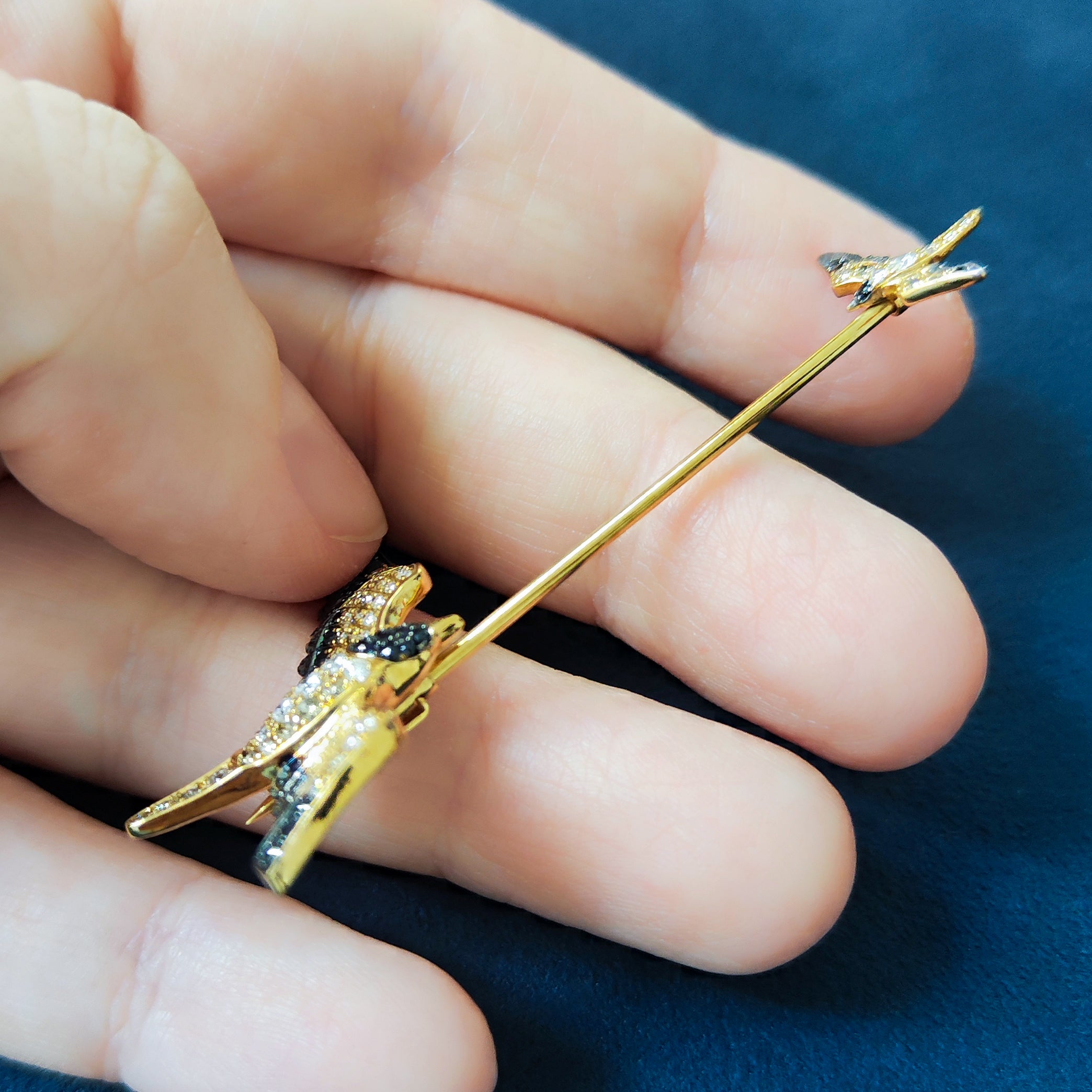 18K Yellow Gold, Champagne and Black Diamonds Pin, Brs 0294-0