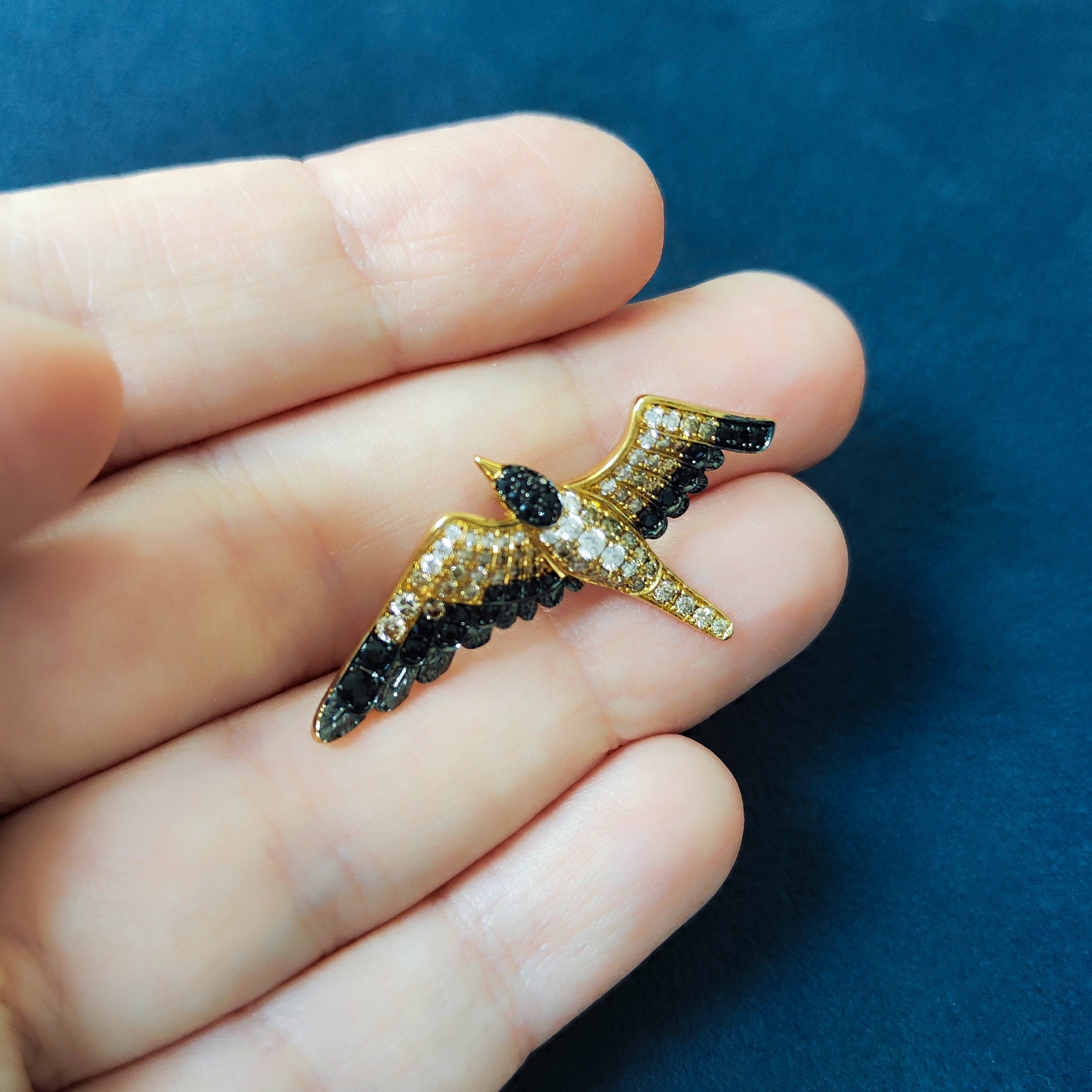 18K Yellow Gold, Champagne and Black Diamonds Pin, Brs 0294-0