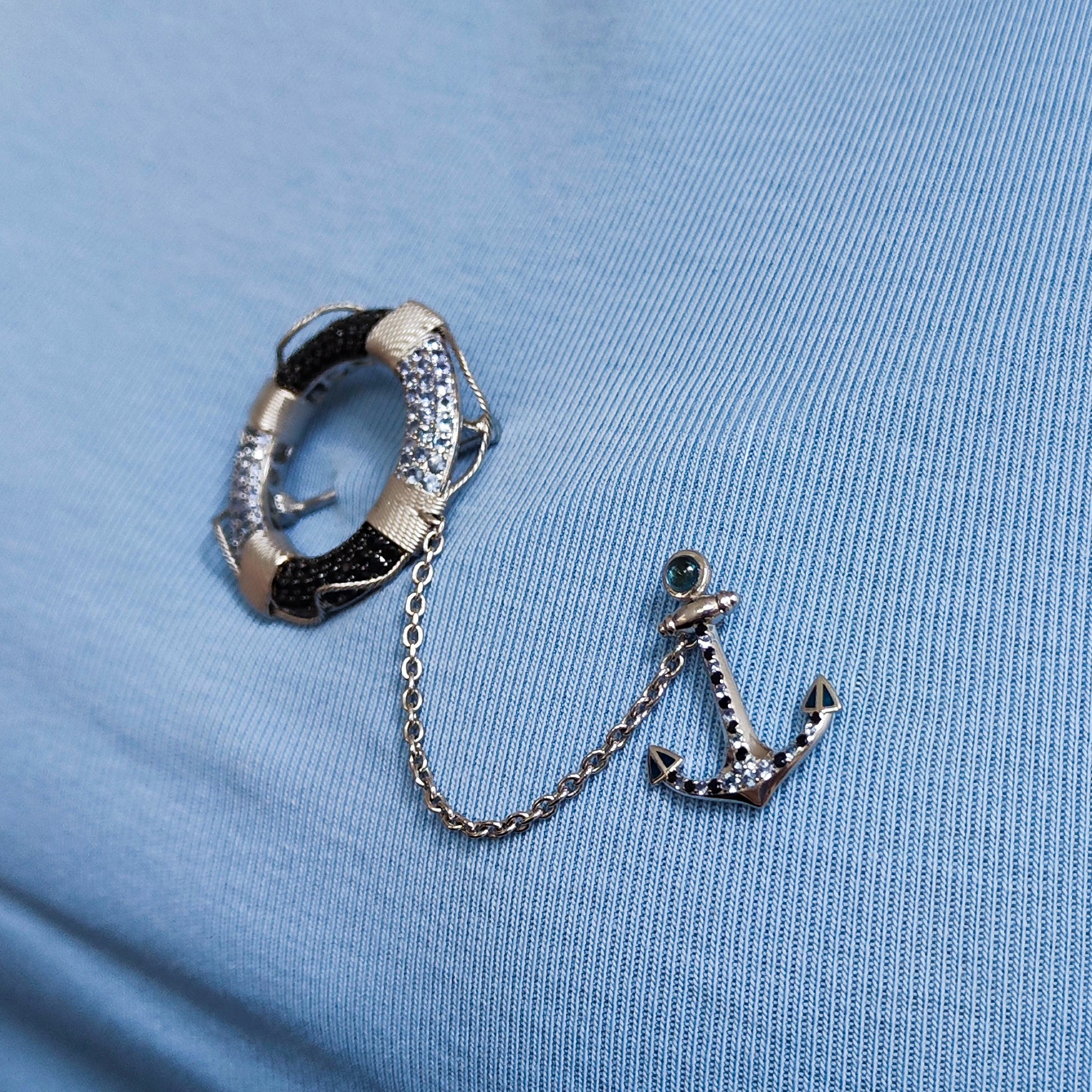 Sapphires 18K White Gold Lifebuoy Brooch, Brs 0293-0