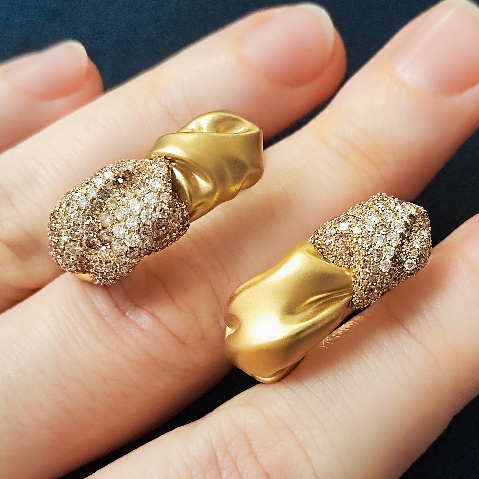 Champagne and White Diamonds 18K Yellow Gold Earrings, E 0132-5