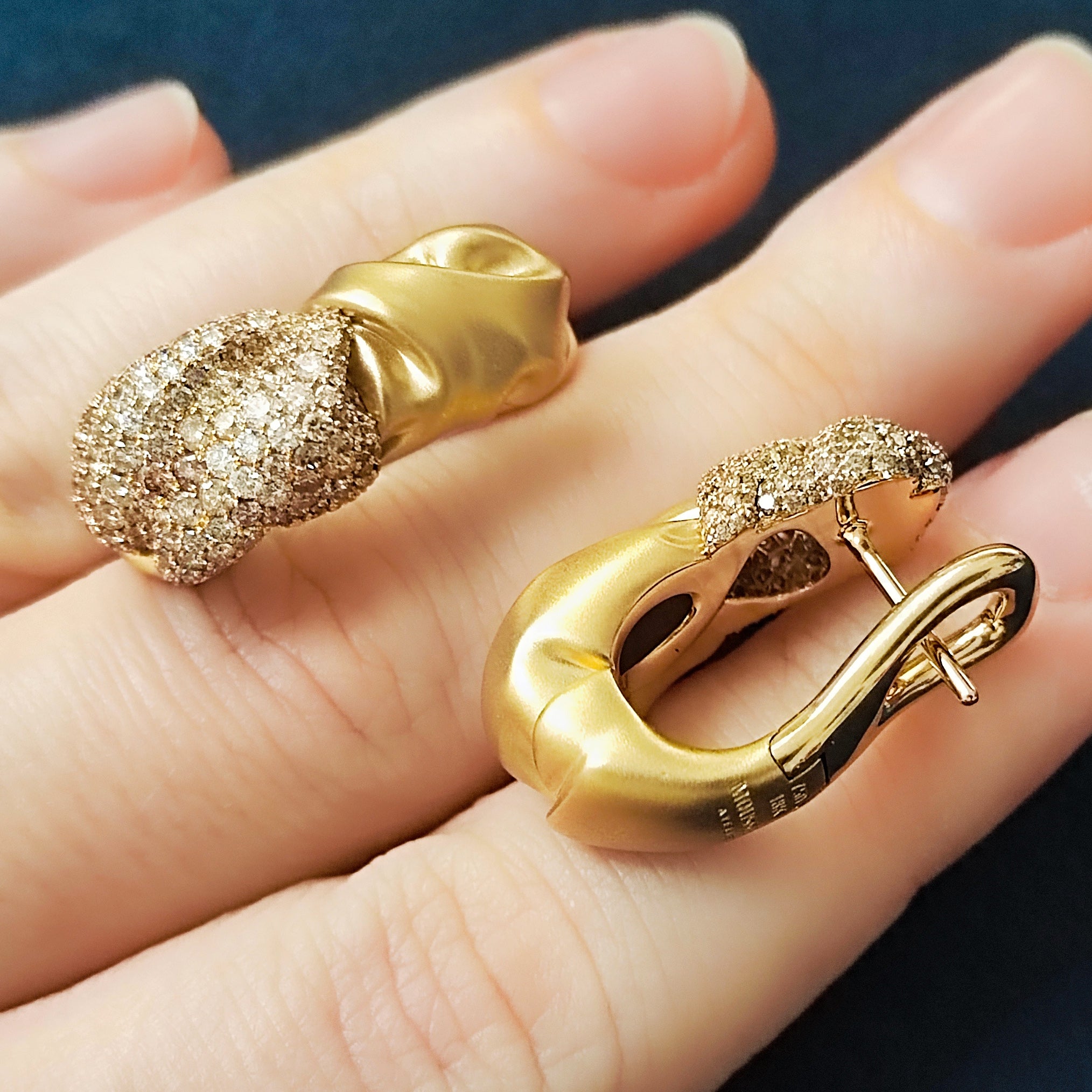 Champagne and White Diamonds 18K Yellow Gold Earrings, E 0132-5
