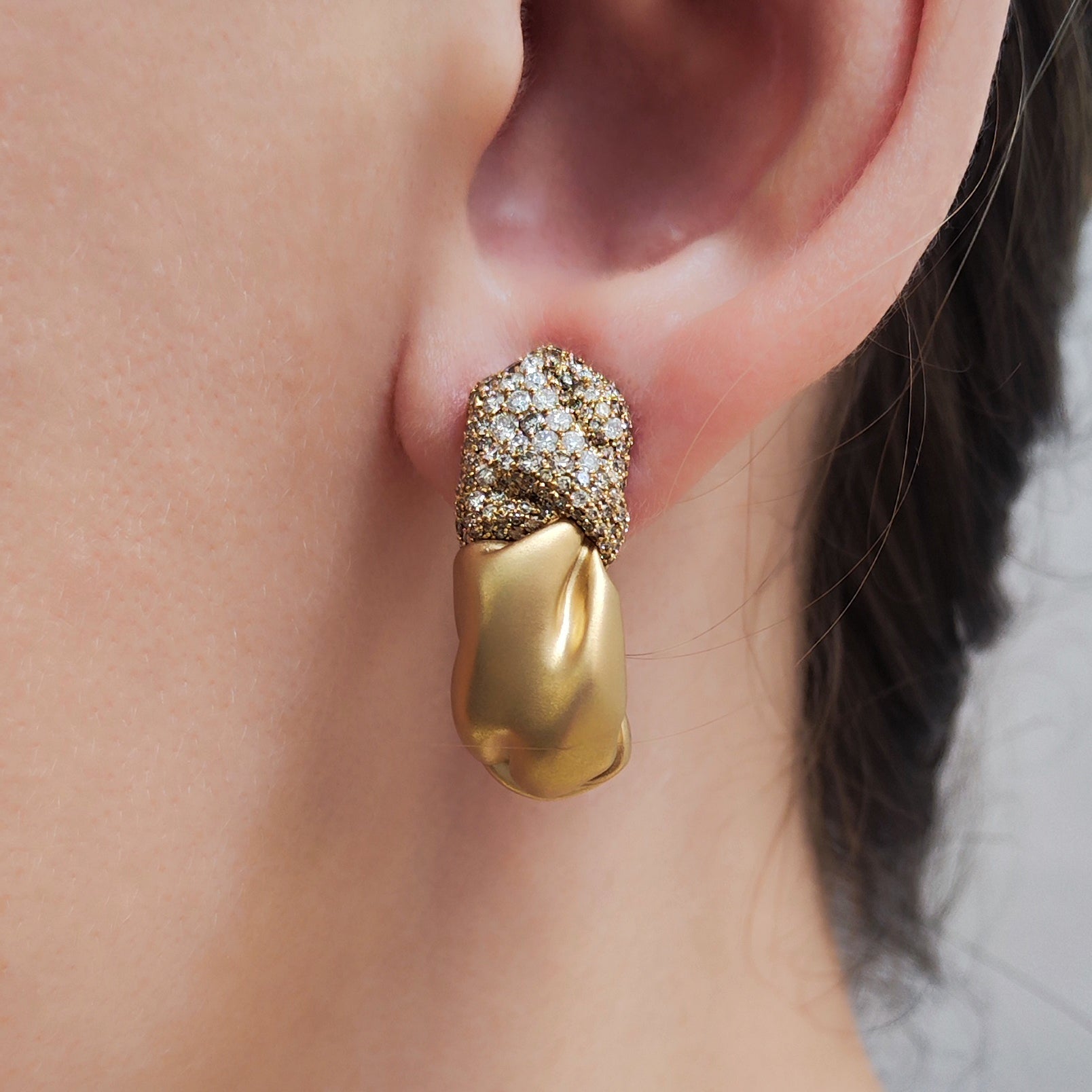 Champagne and White Diamonds 18K Yellow Gold Earrings, E 0132-5