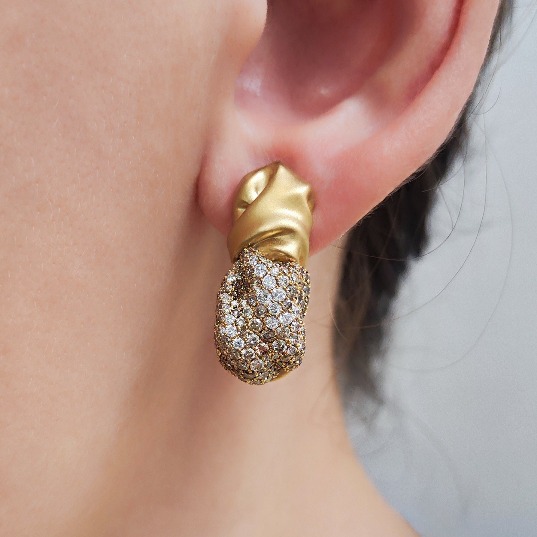 Champagne and White Diamonds 18K Yellow Gold Earrings, E 0132-5