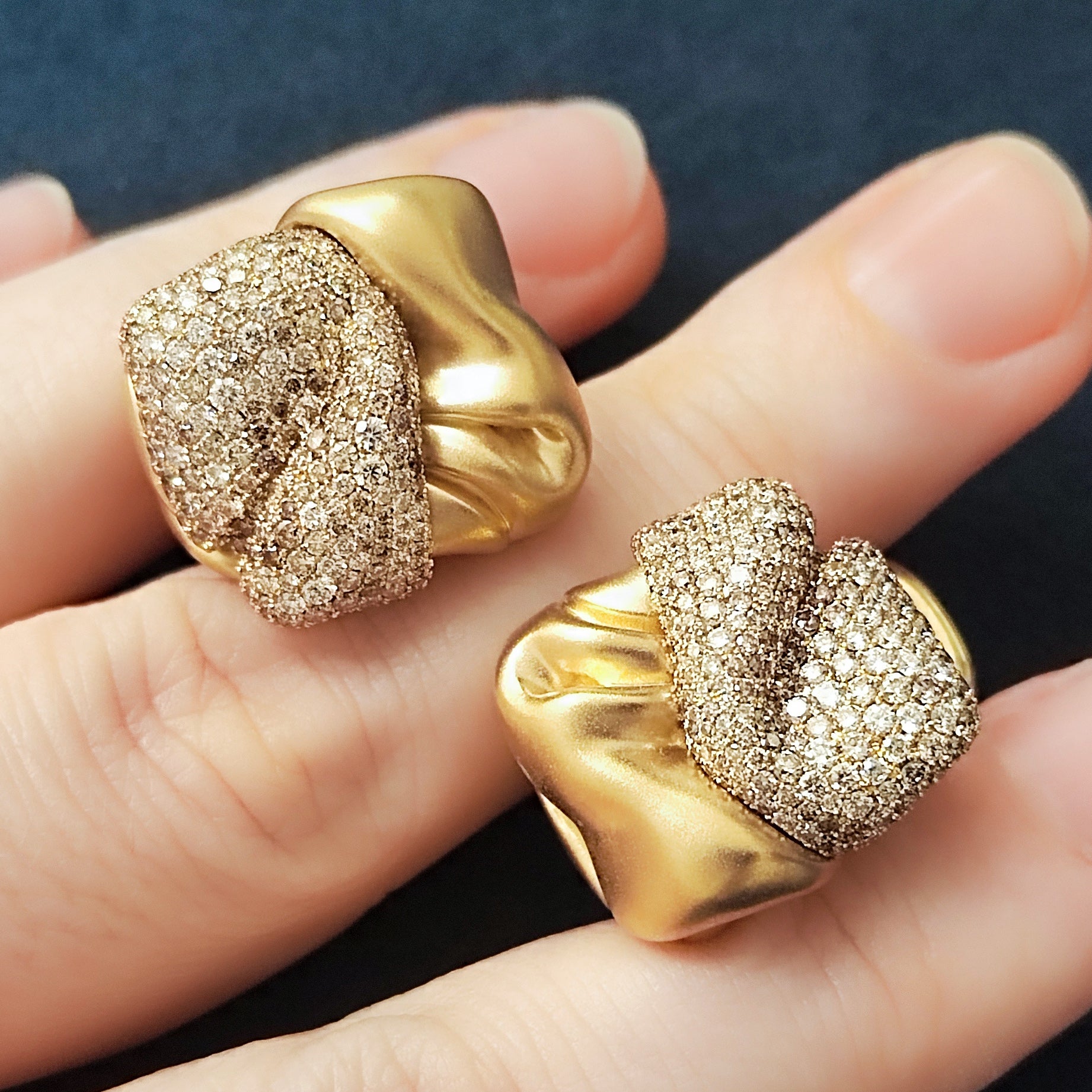 Champagne and White Diamonds 18K Yellow Gold Earrings, E 0132-0