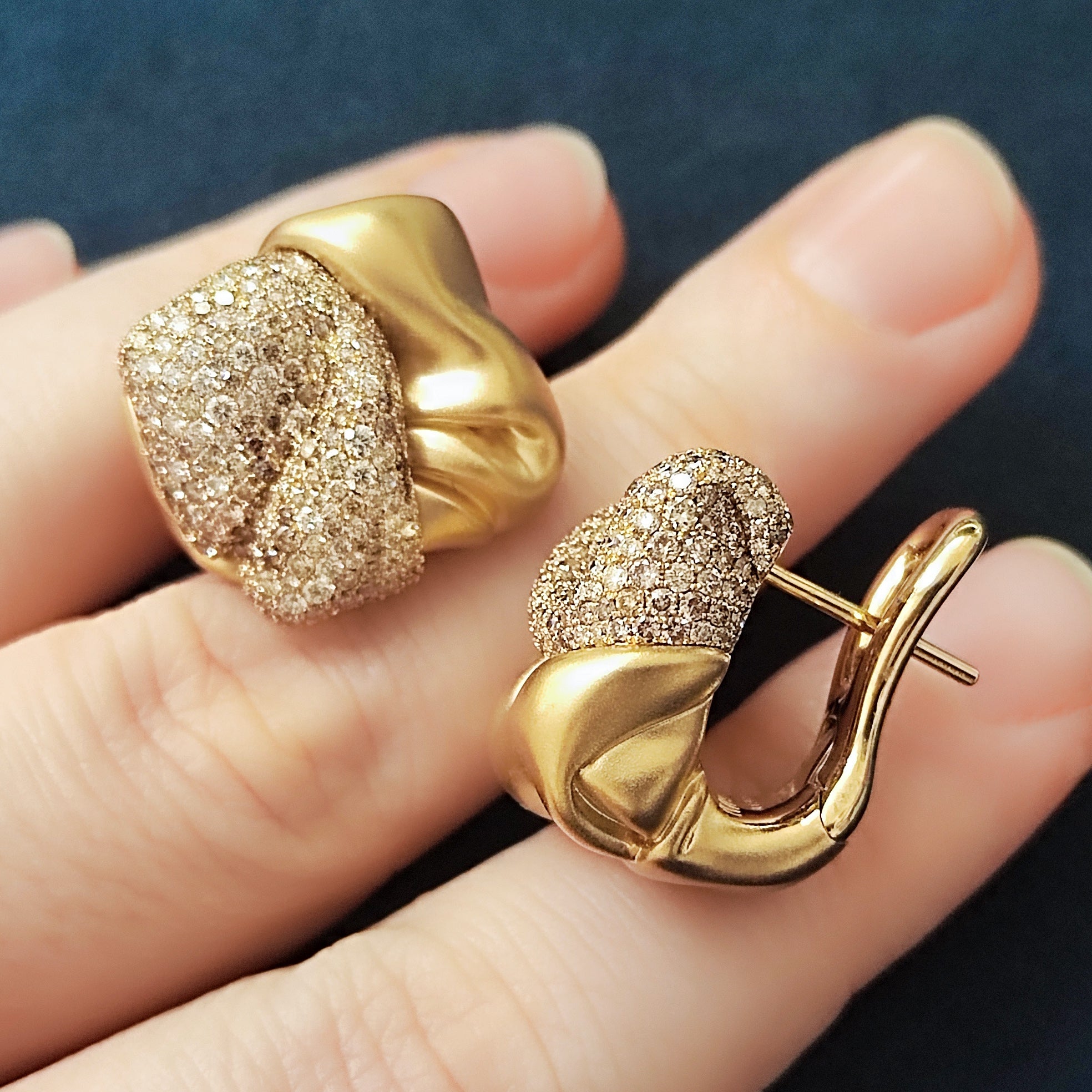 Champagne and White Diamonds 18K Yellow Gold Earrings, E 0132-0