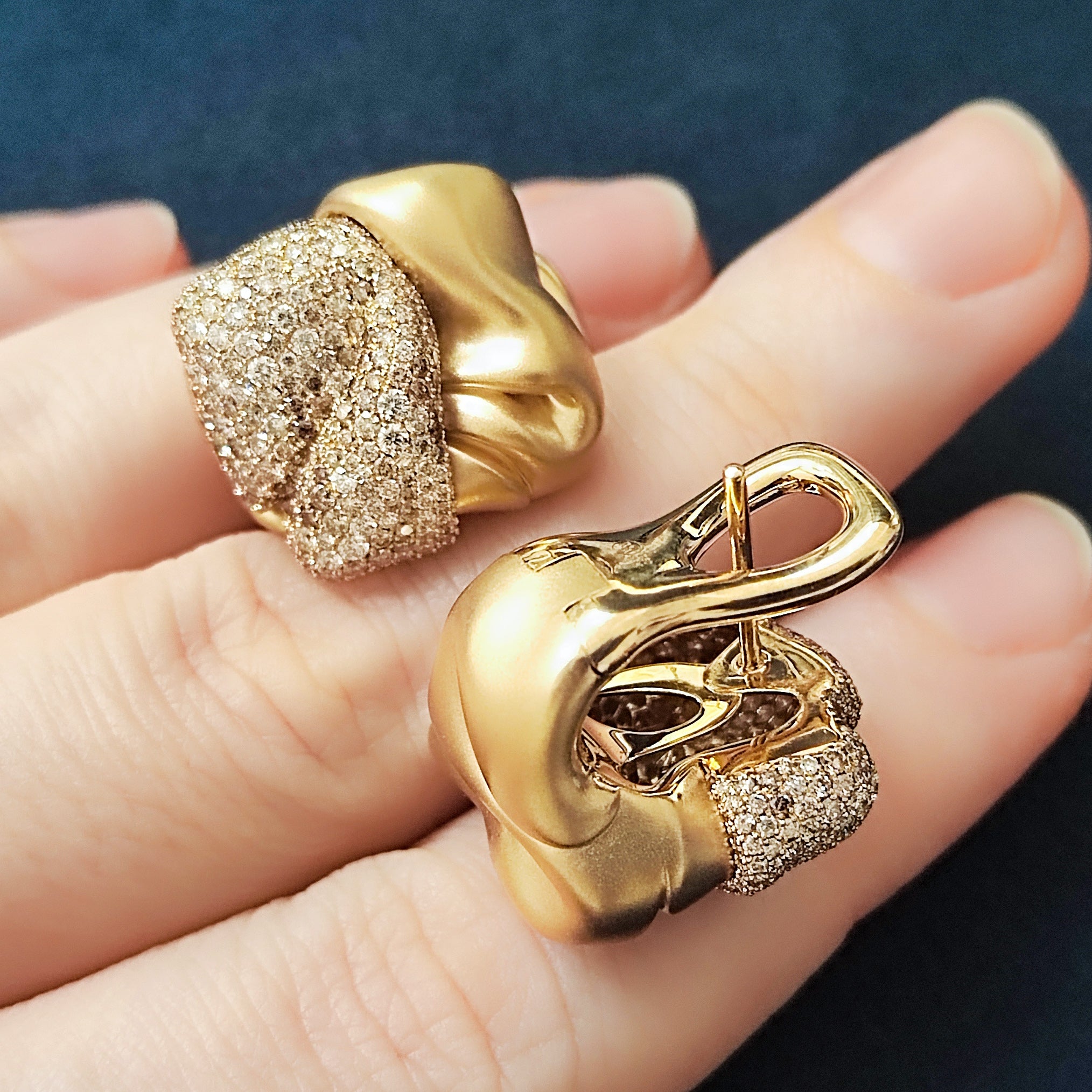 Champagne and White Diamonds 18K Yellow Gold Earrings, E 0132-0