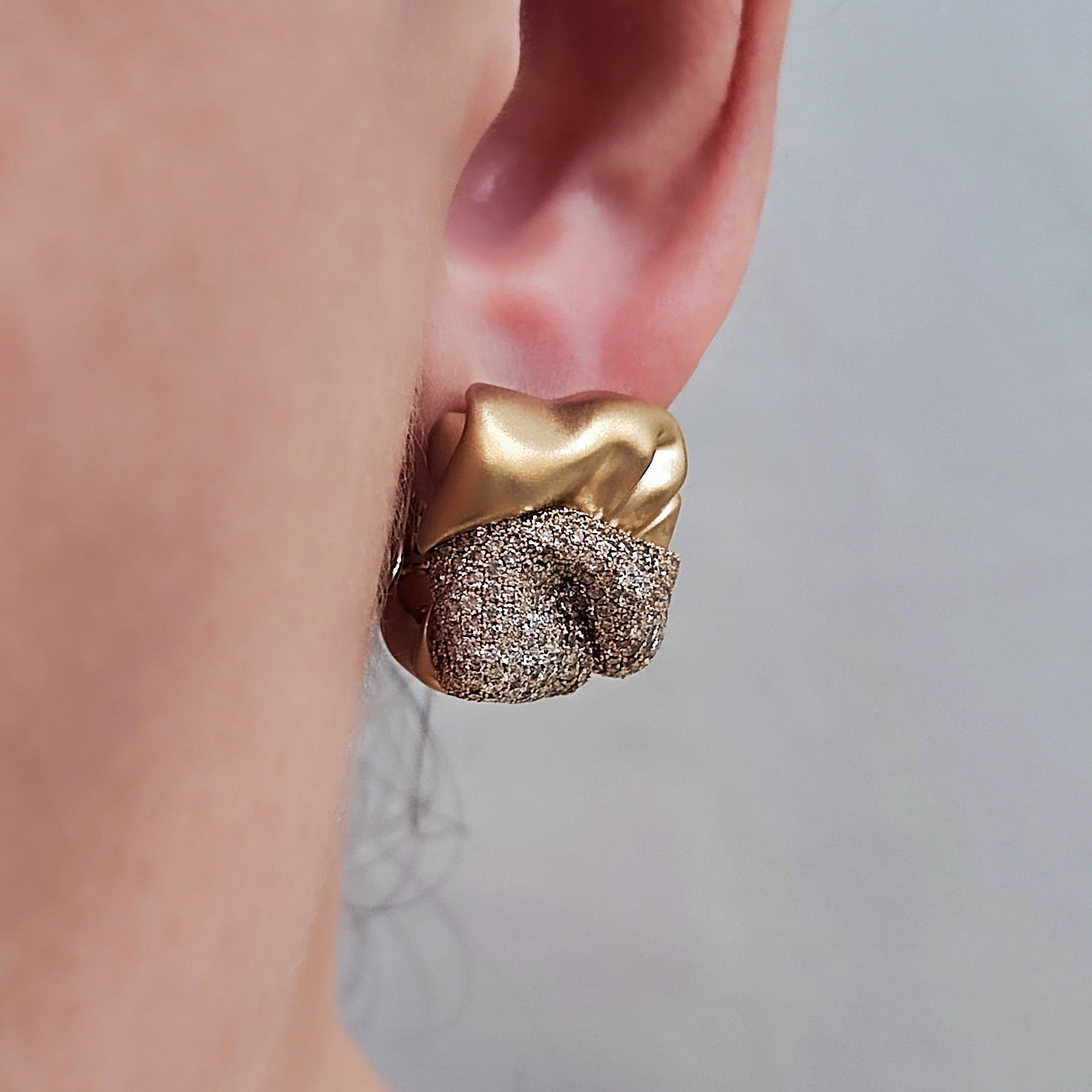 Champagne and White Diamonds 18K Yellow Gold Earrings, E 0132-0