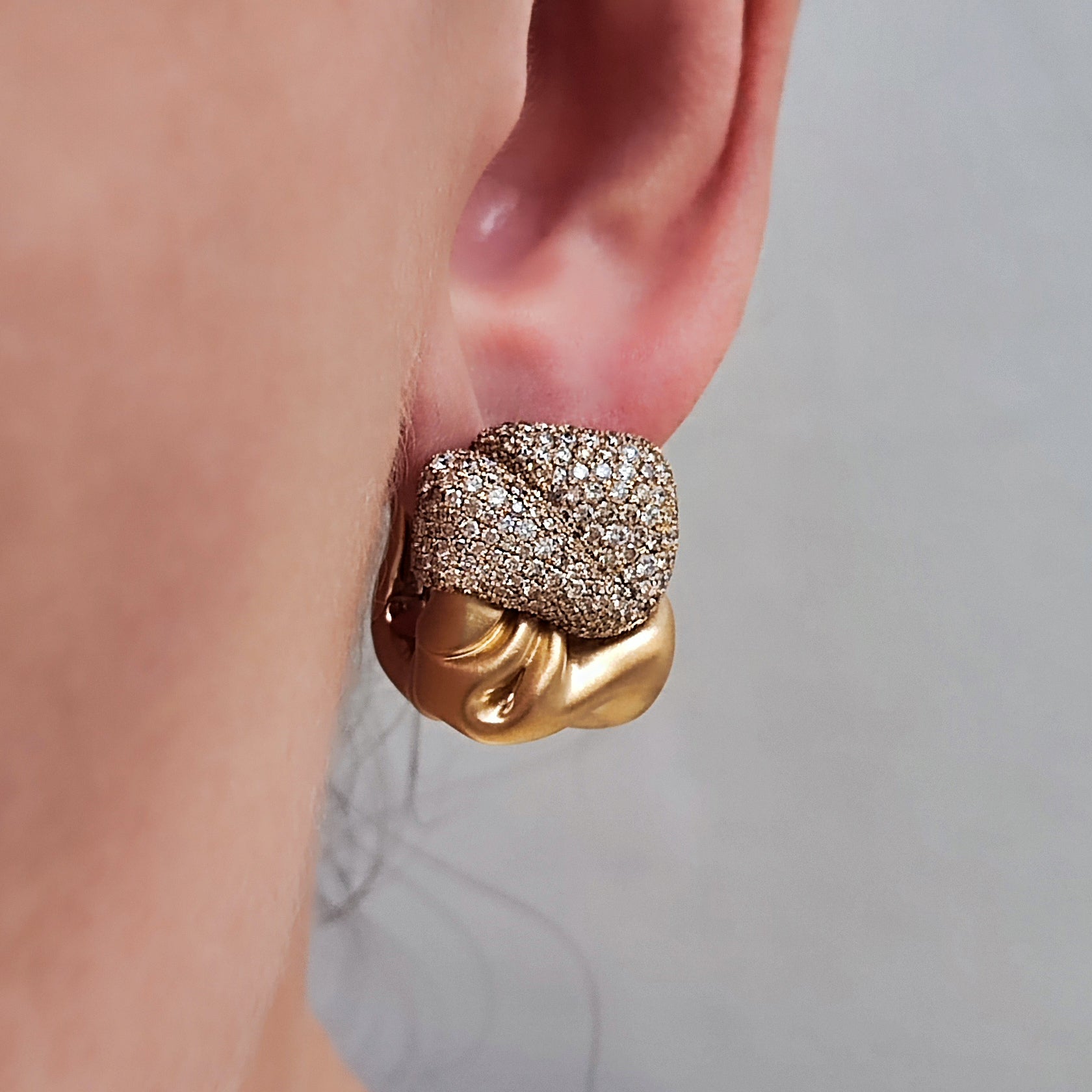 Champagne and White Diamonds 18K Yellow Gold Earrings, E 0132-0