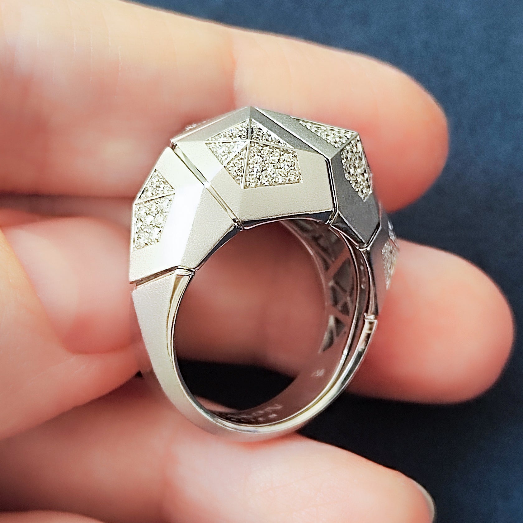 Diamonds 18K White Gold Ring, R 0191-1