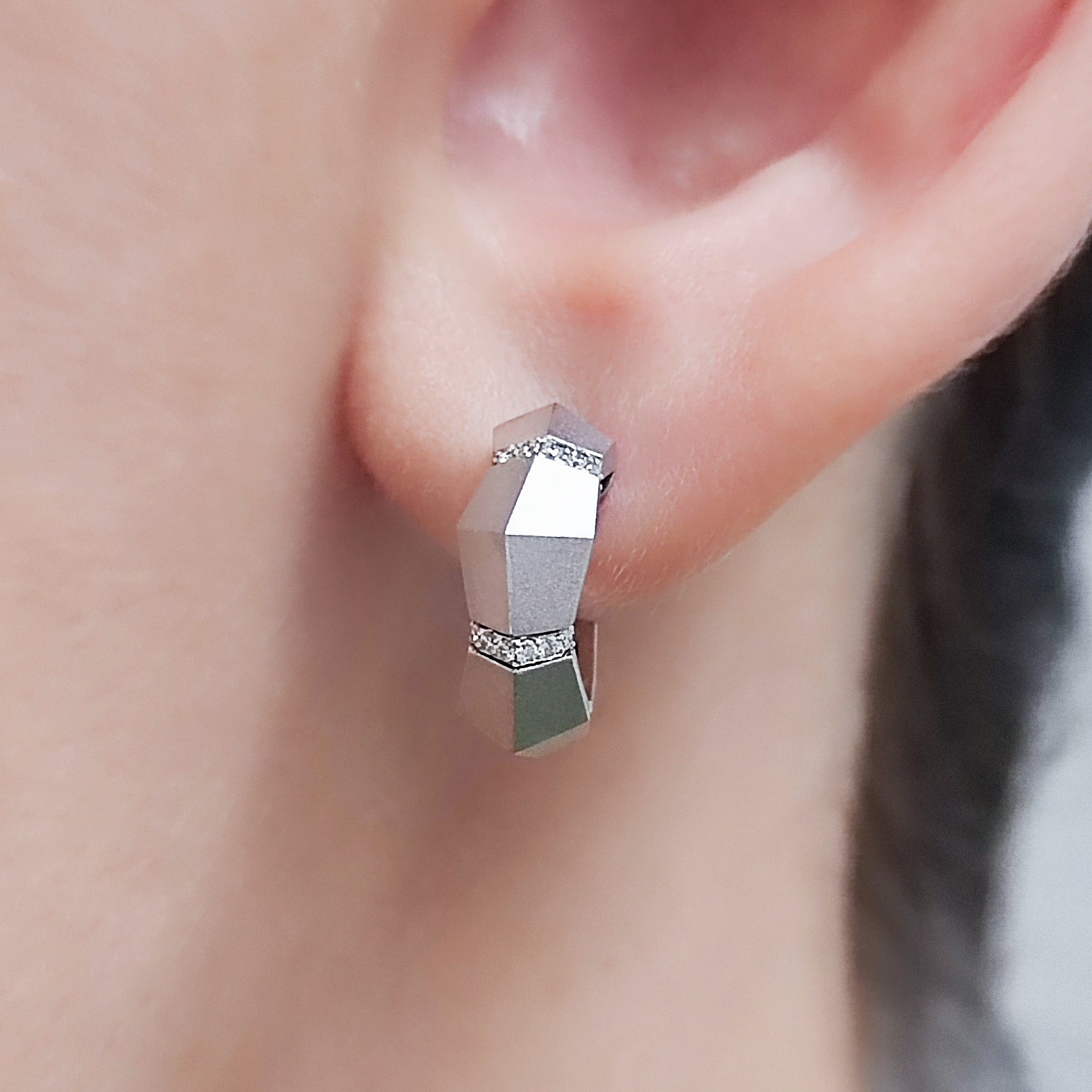 18K White Gold, Diamonds Earrings, E 0191-7