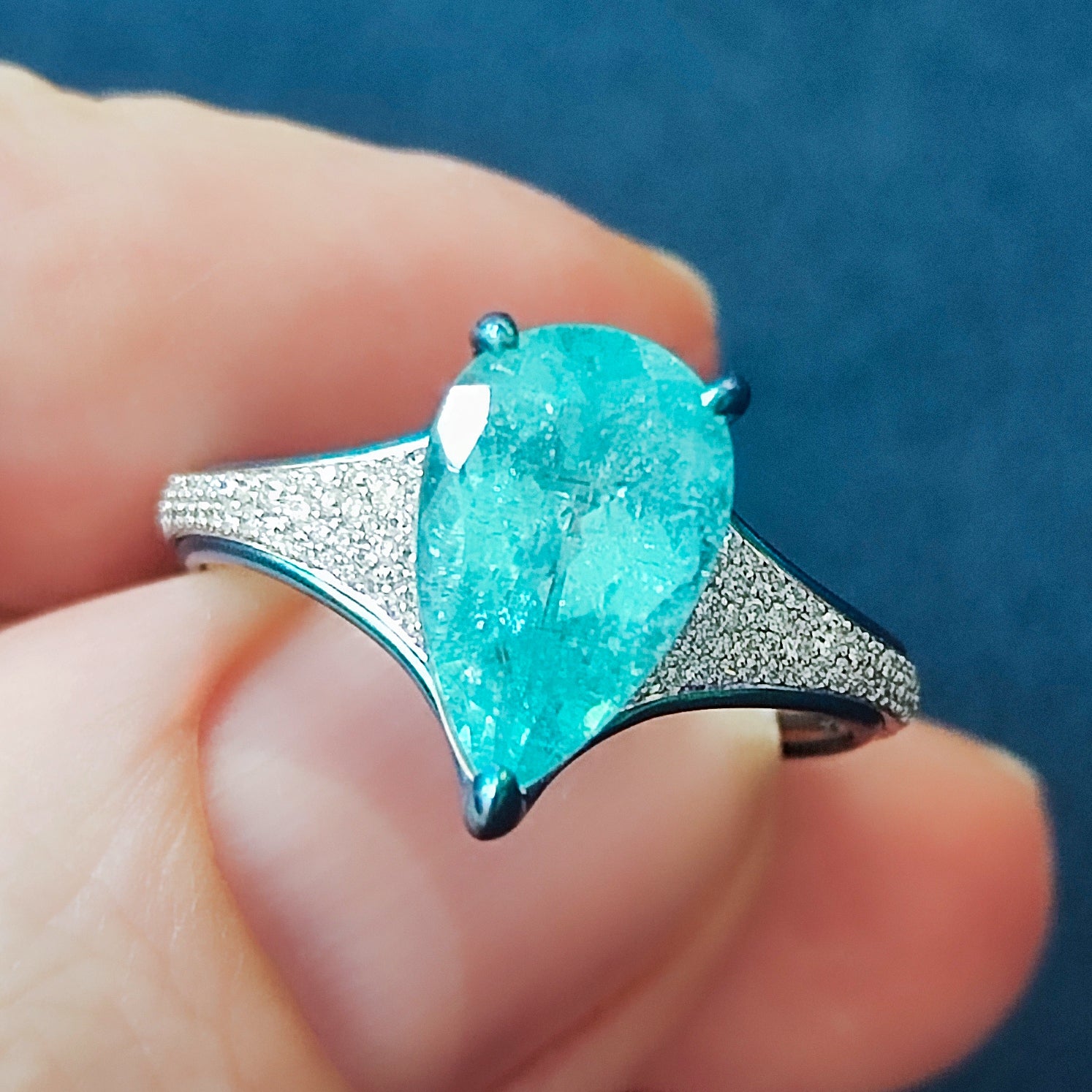 Paraiba Tourmaline, Diamonds 18K White Gold Ring, R 0141-10