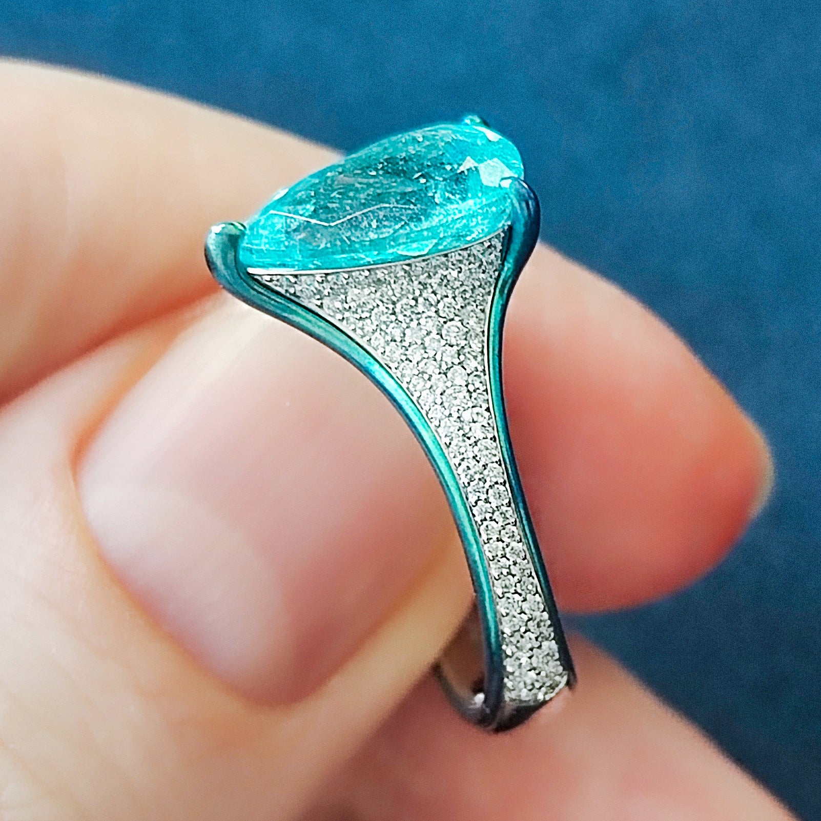 Paraiba Tourmaline, Diamonds 18K White Gold Ring, R 0141-10