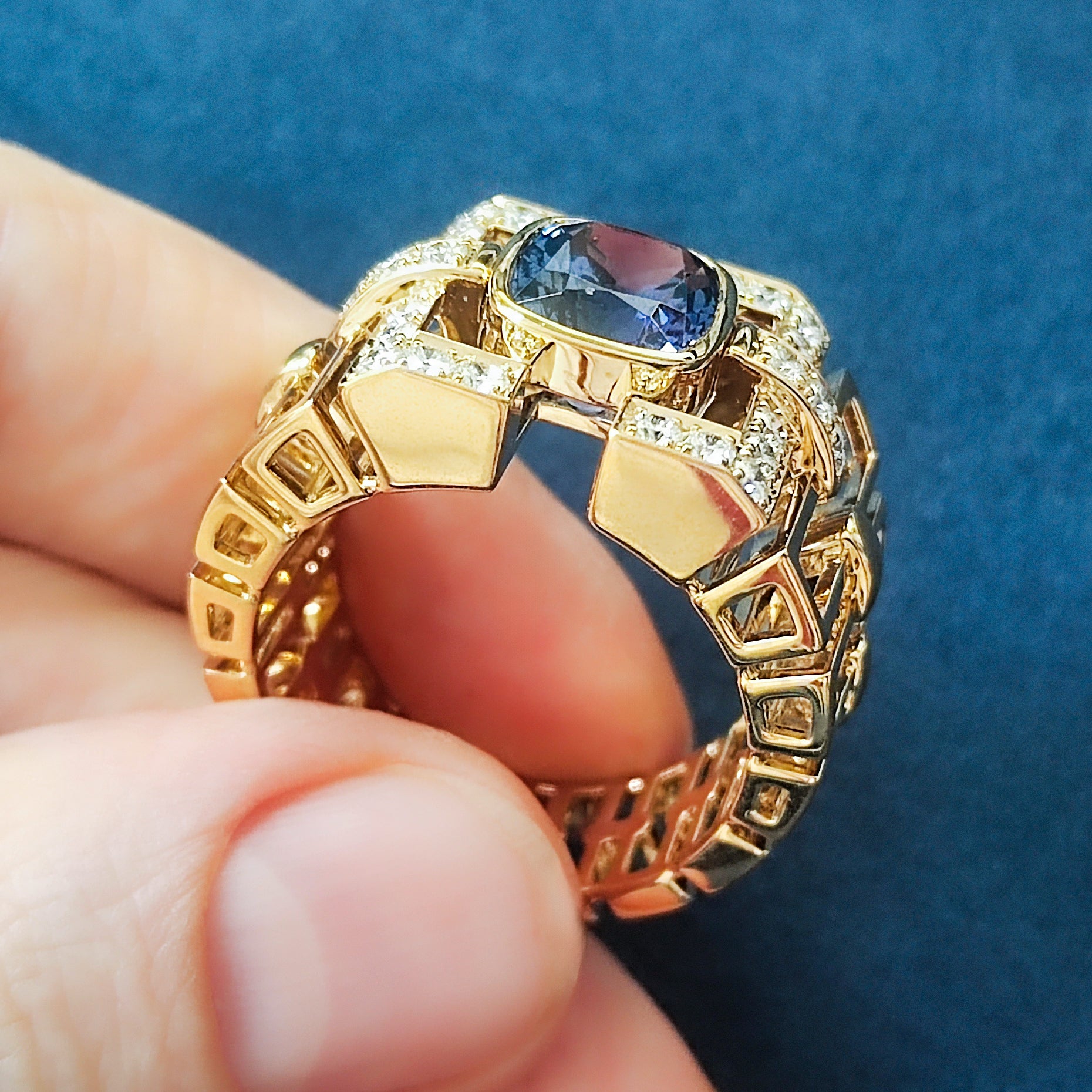 Tanzanite, Diamonds, 18K Yellow Gold, Men Ring, R 0273-0