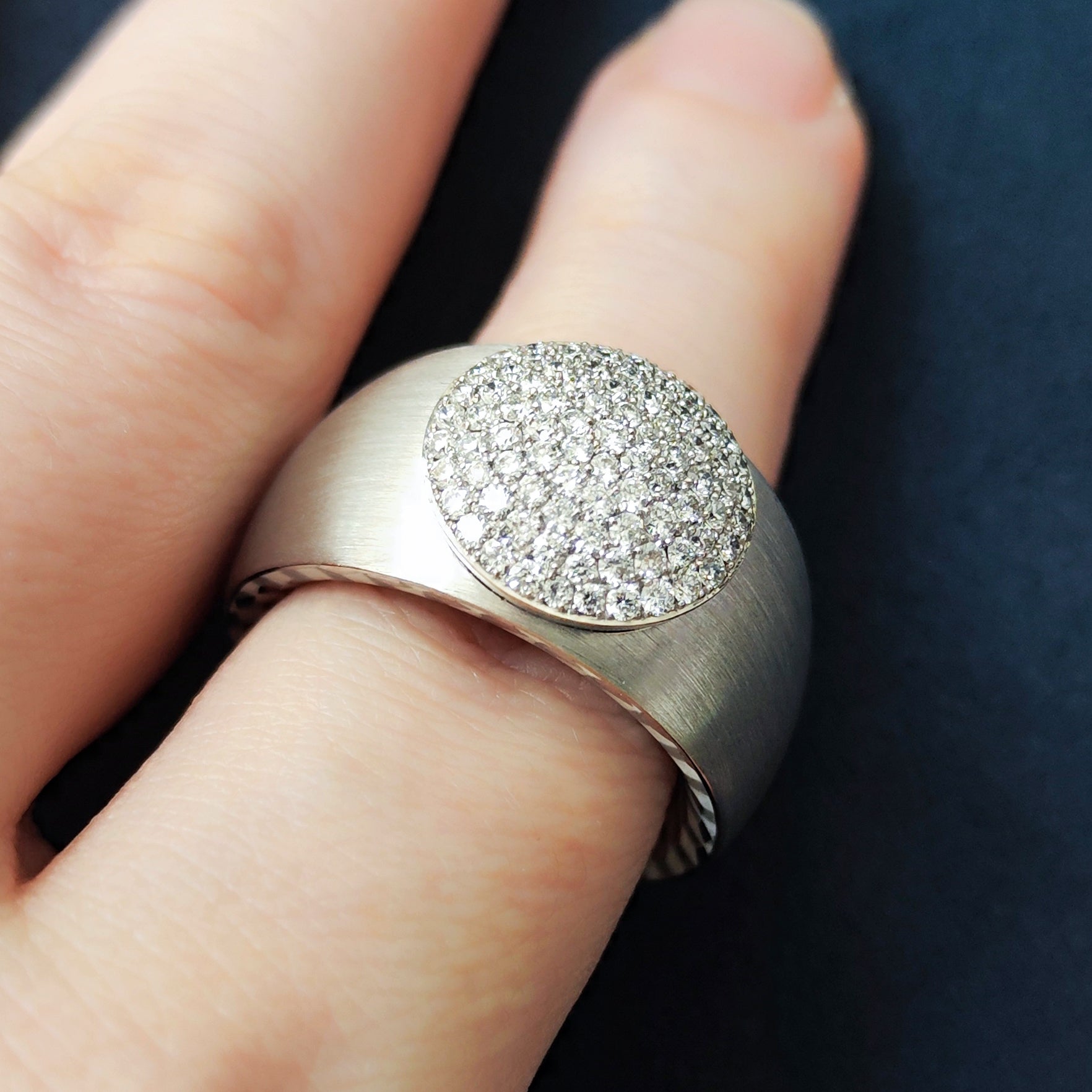 Diamonds, Enamel 18K White Gold Ring, R 0178-70