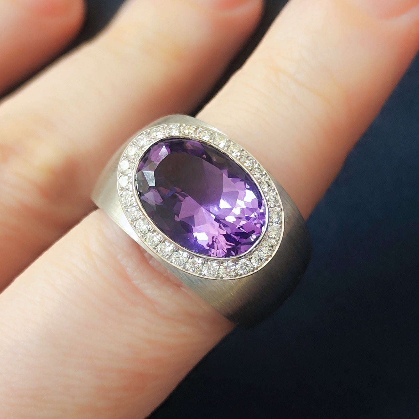R 0178-61, 18K White Gold, Enamel, Amethyst, Diamonds Ring