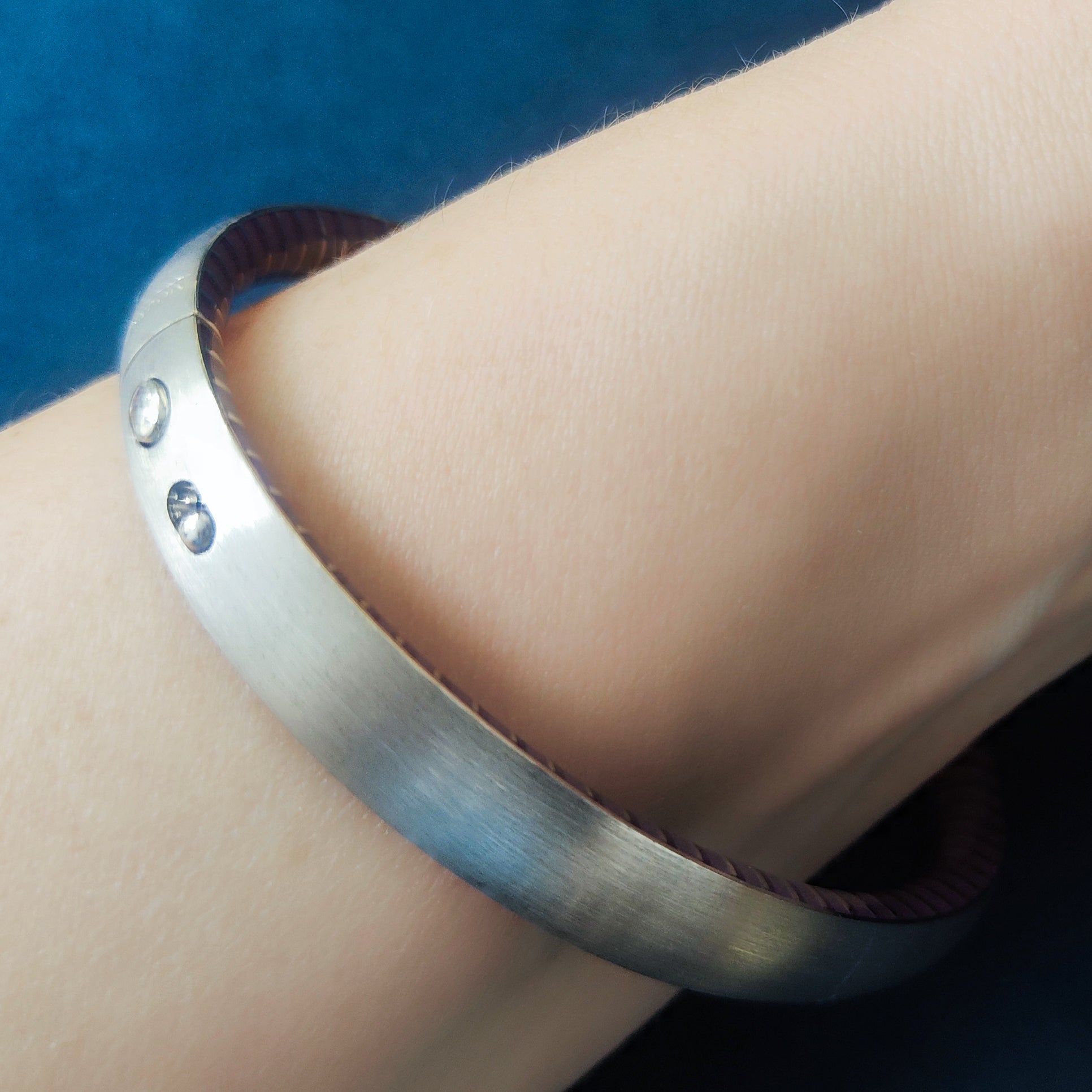 Enamel, 18K White Gold Bangle, Br 0177-41