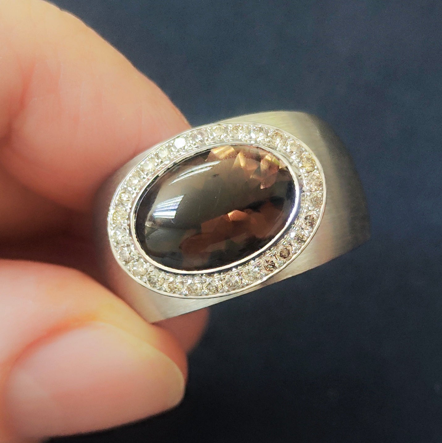 R 0178-60, 18K White Gold, Enamel, Smoky Quartz, Champagne Diamonds Ring