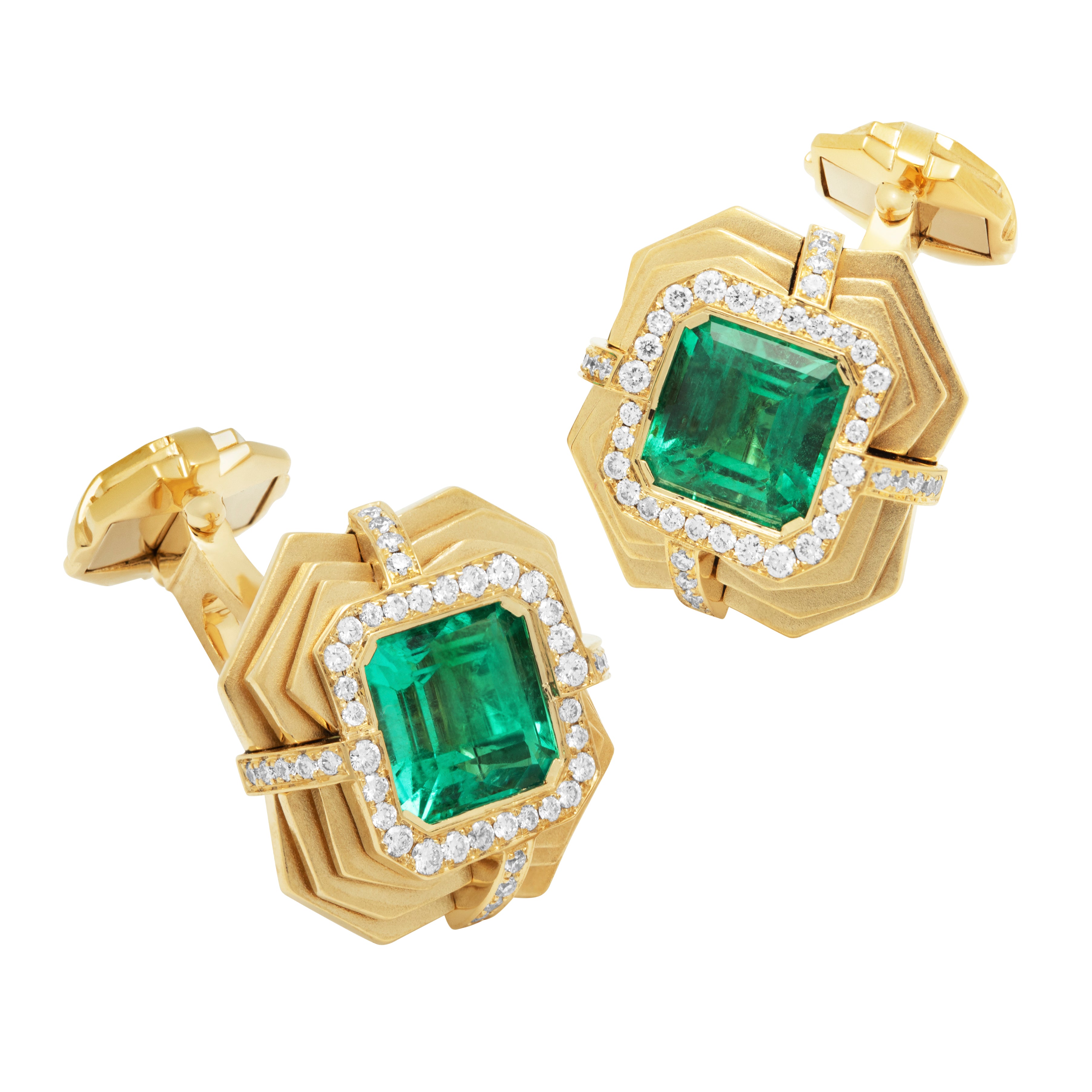 C 0268-0, 18K Yellow Gold, Emerald, Diamonds Cufflinks