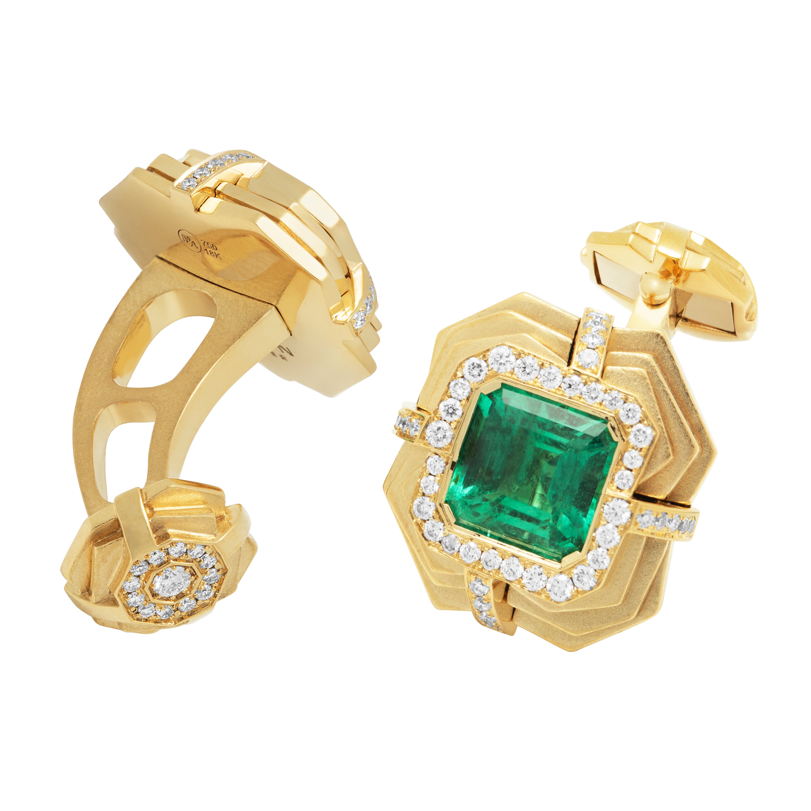 C 0268-0, 18K Yellow Gold, Emerald, Diamonds Cufflinks