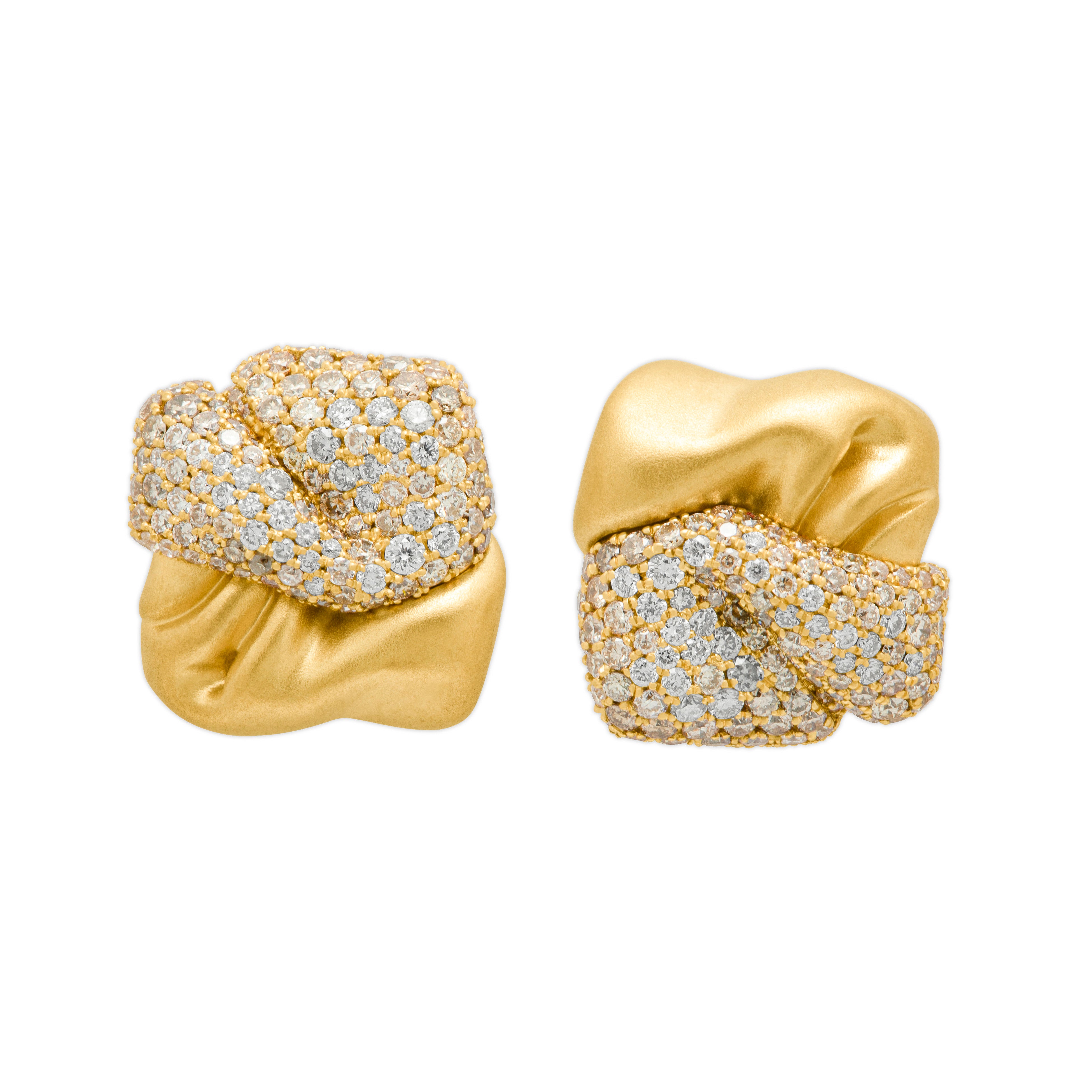 White and Champagne Diamonds 18K Yellow Gold Stud Earrings, E 0132-4