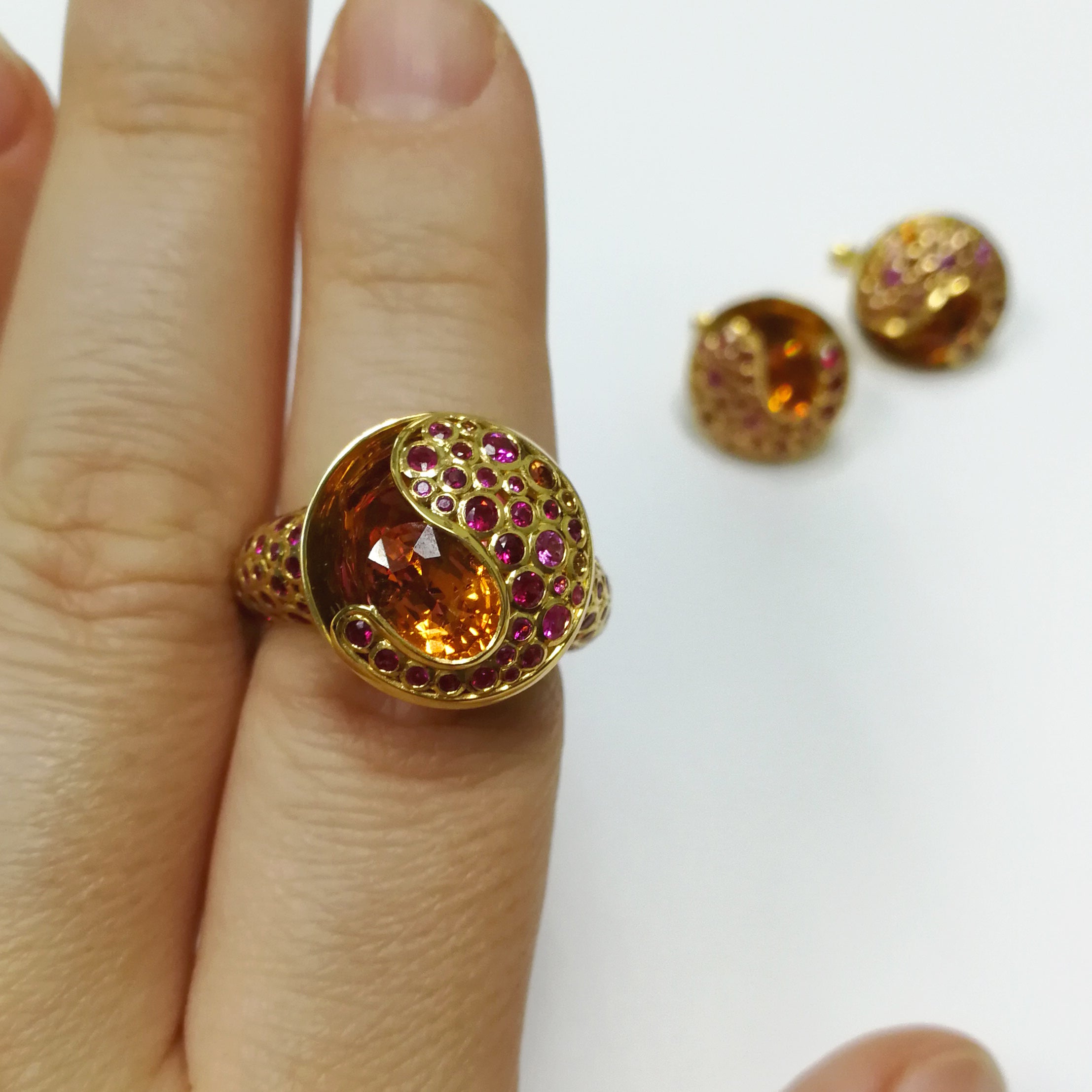 R 0023-4 18K Yellow Gold, Spessartine Garnet, Ruby, Pink and Orange Sapphire Ring