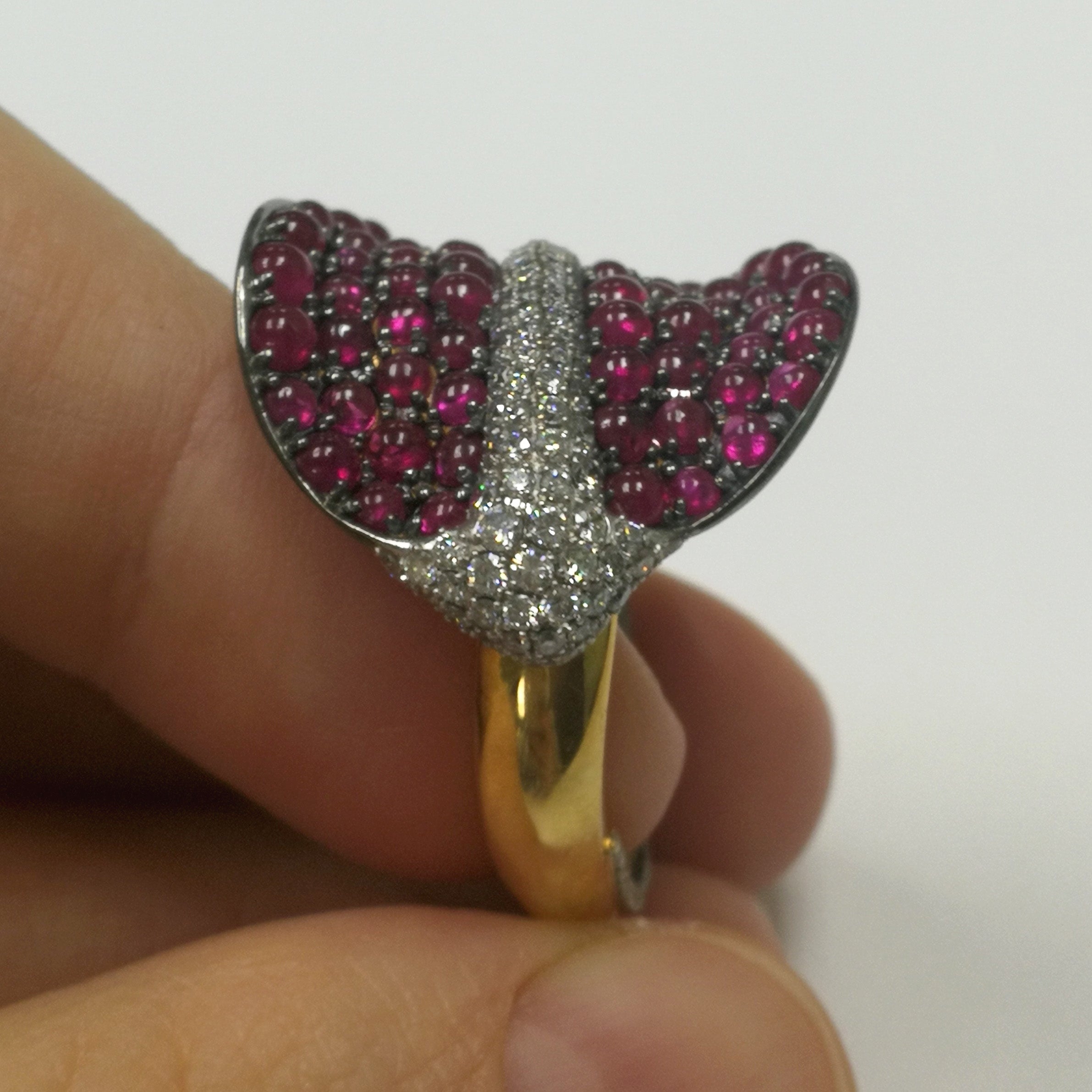 Diamonds, Ruby 18K Yellow Gold Sting Ray Ring, R 0059-0