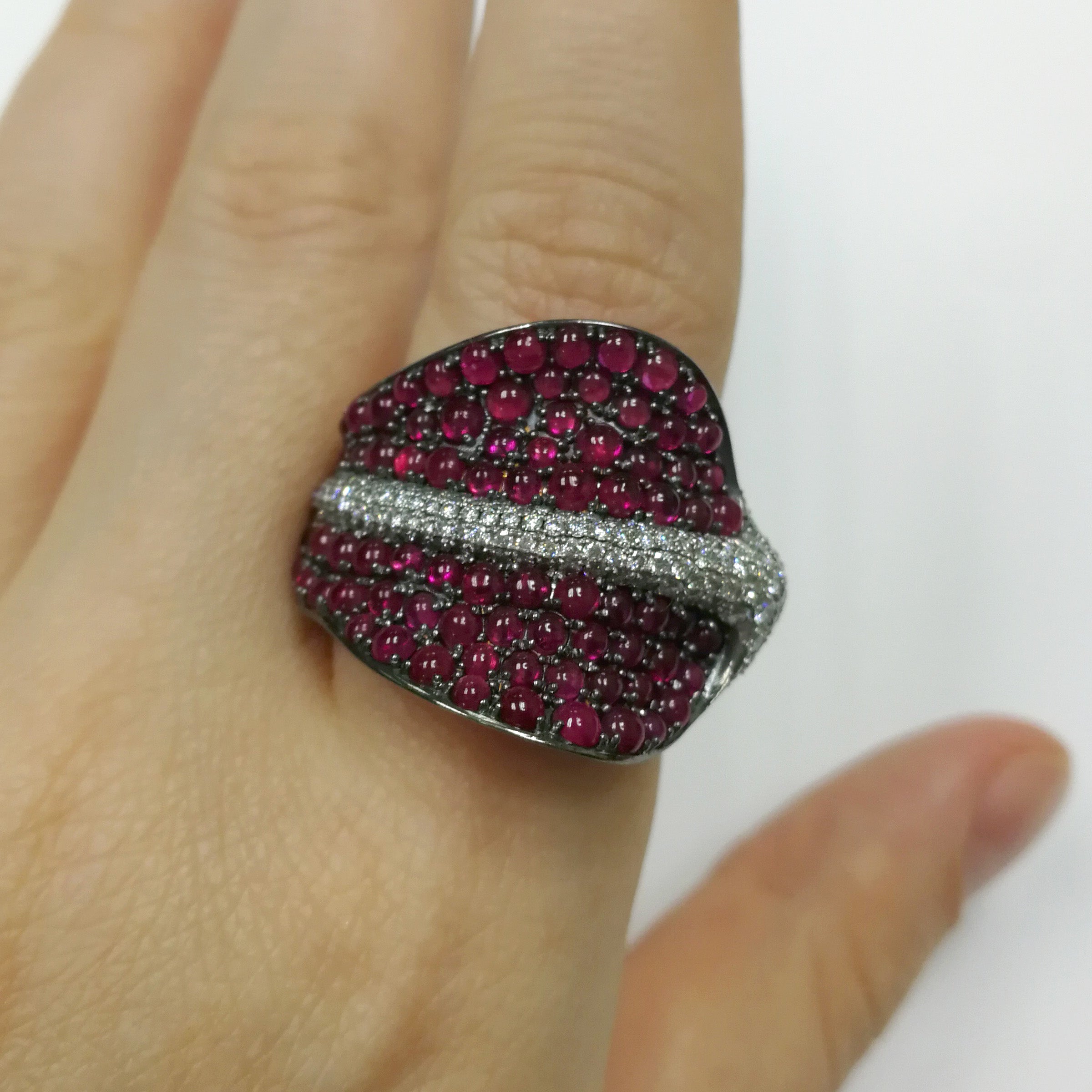 Diamonds, Ruby 18K Yellow Gold Sting Ray Ring, R 0059-0
