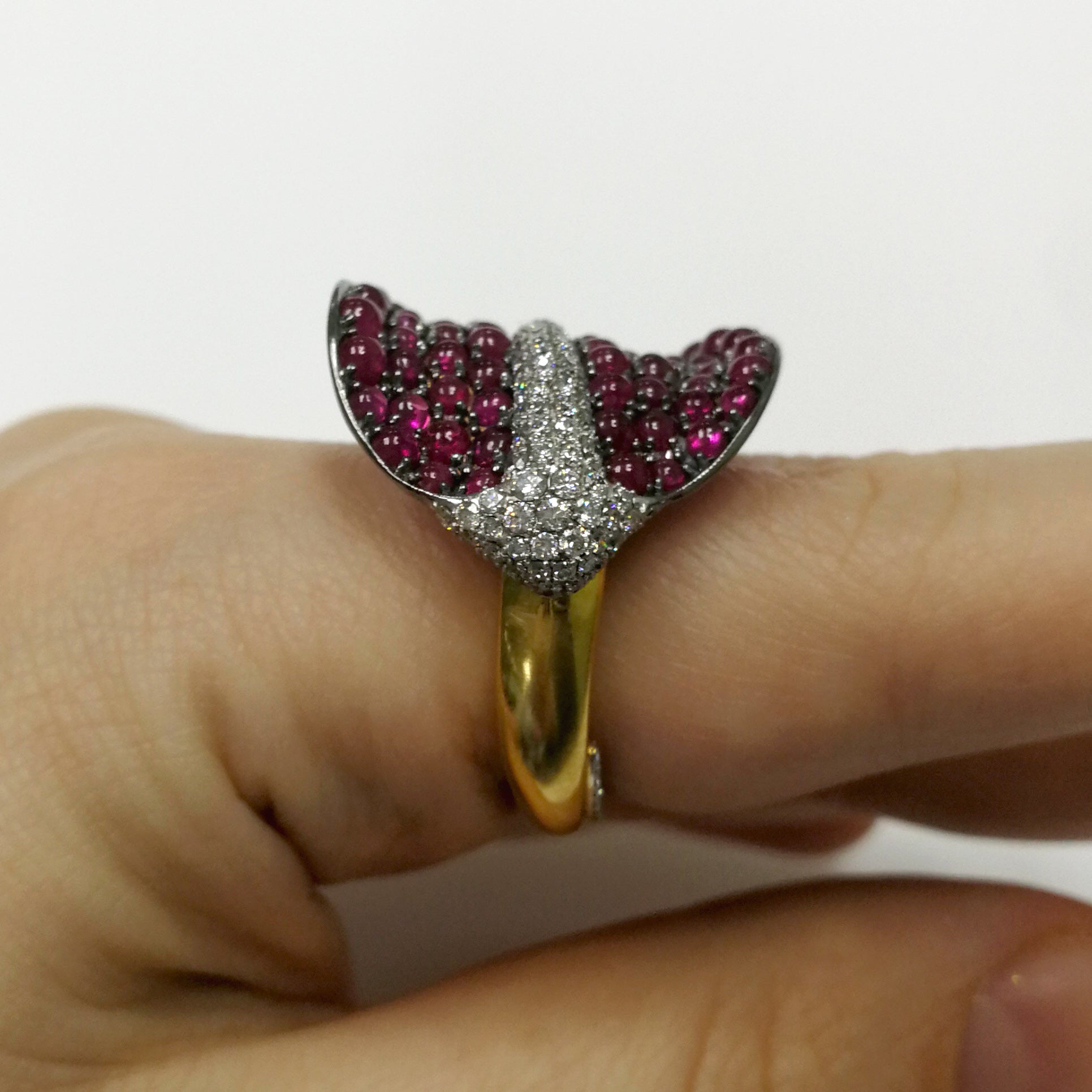 Diamonds, Ruby 18K Yellow Gold Sting Ray Ring, R 0059-0