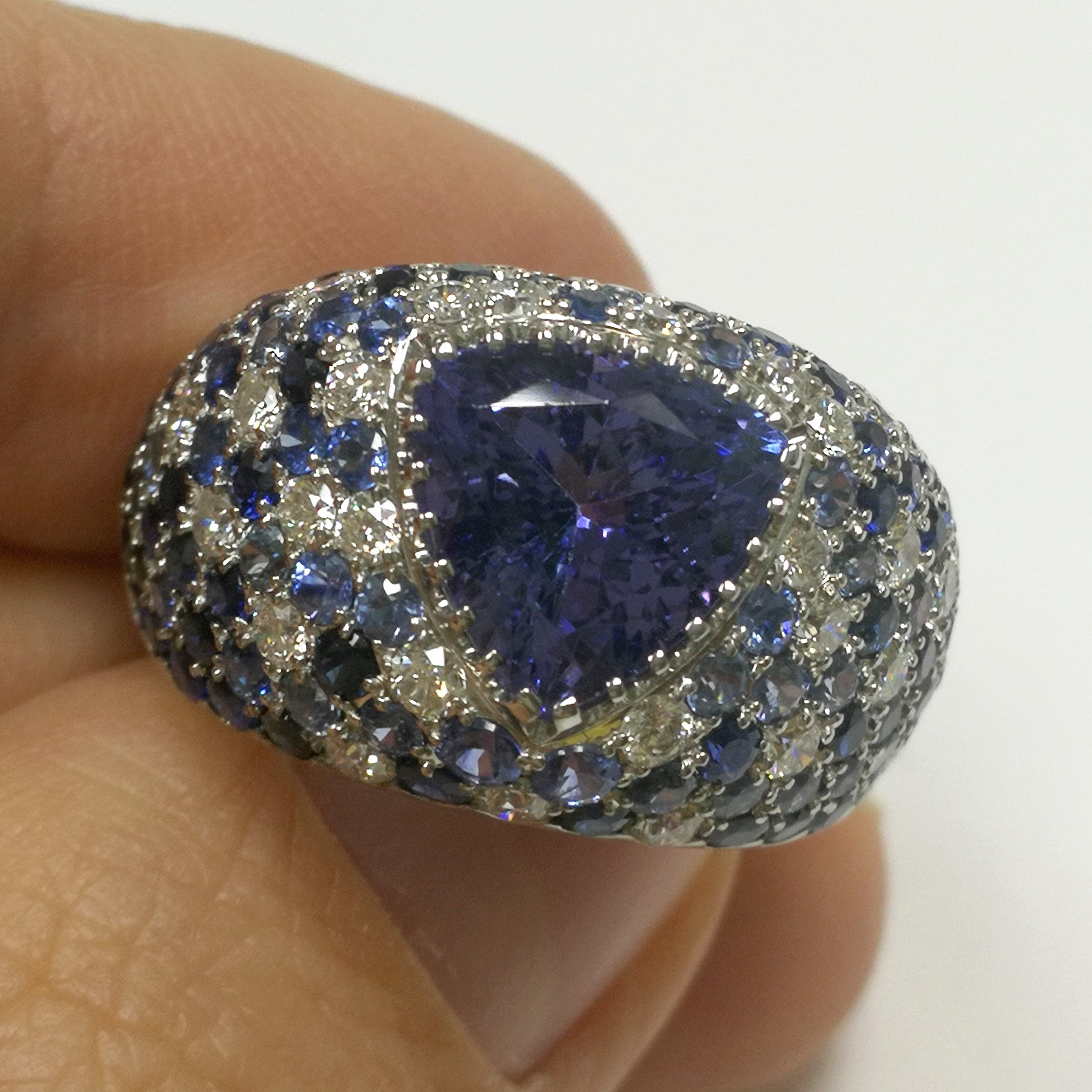 Tanzanite, Diamonds, Sapphires 18K White Gold Ring, R 0073-0