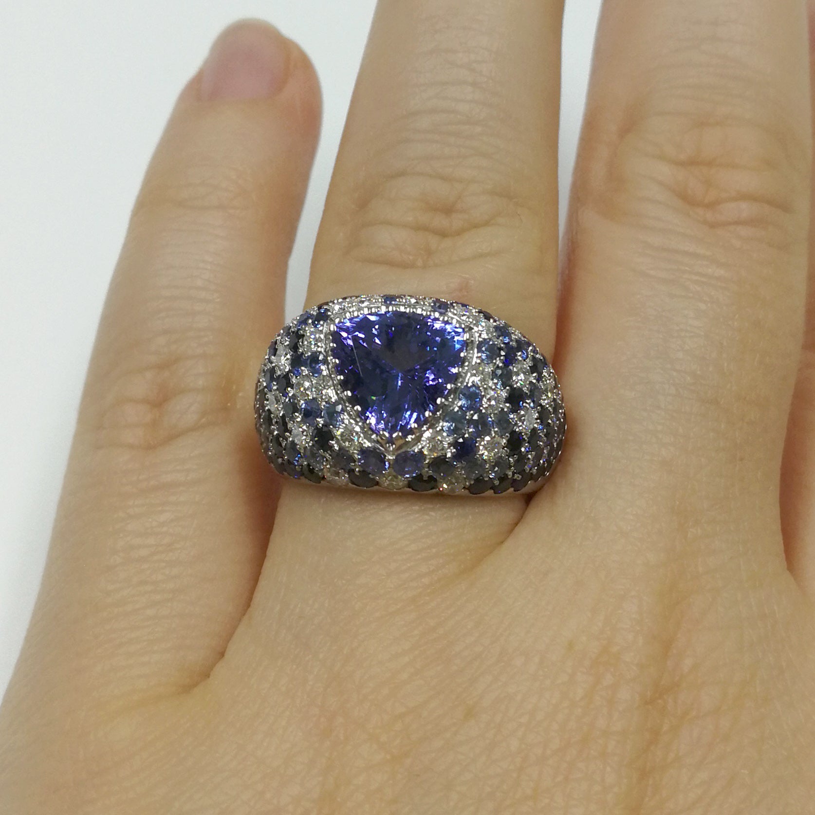 Tanzanite, Diamonds, Sapphires 18K White Gold Ring, R 0073-0